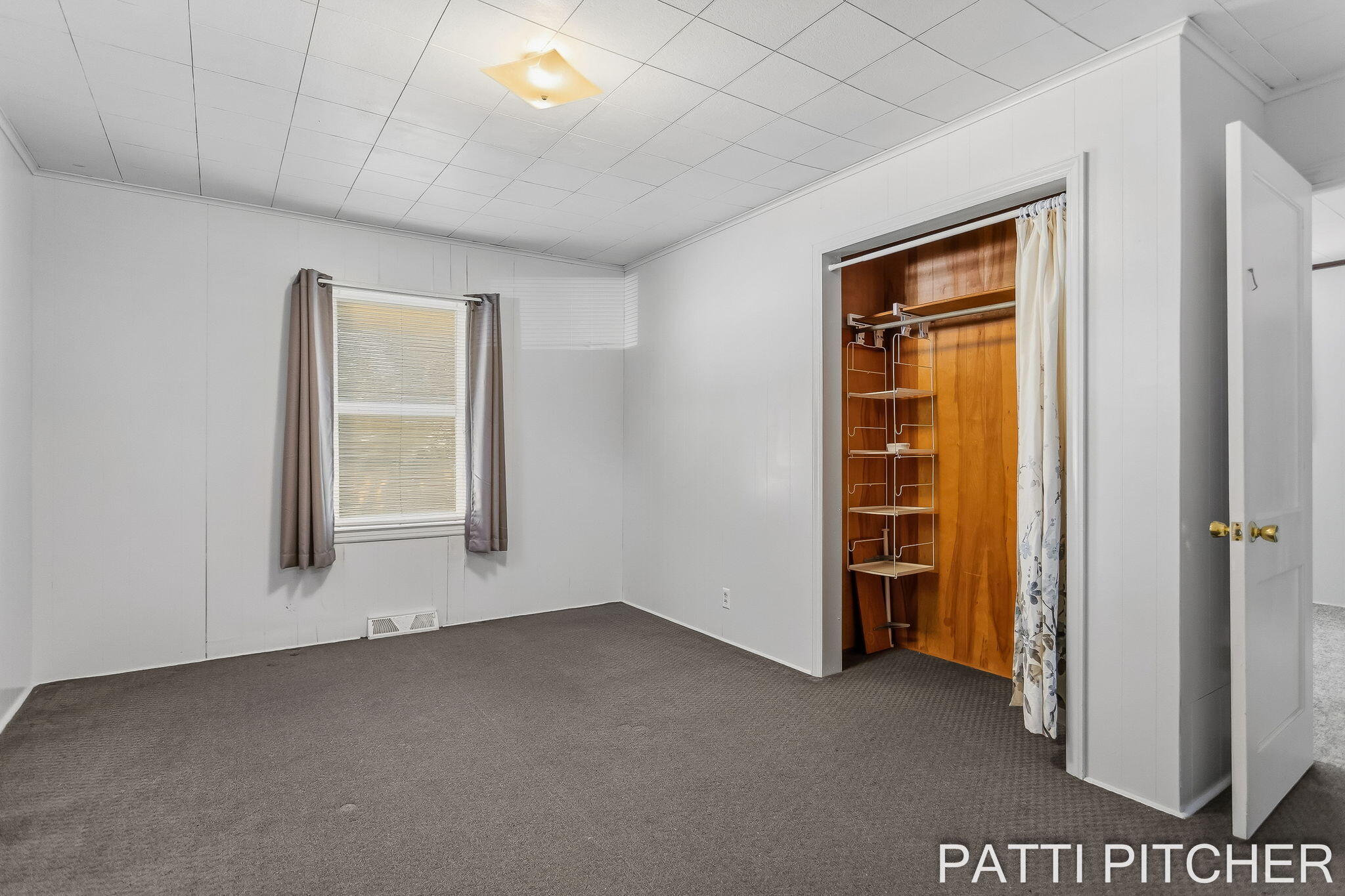 1531 Pennoyer Avenue Grand Haven MI 49417