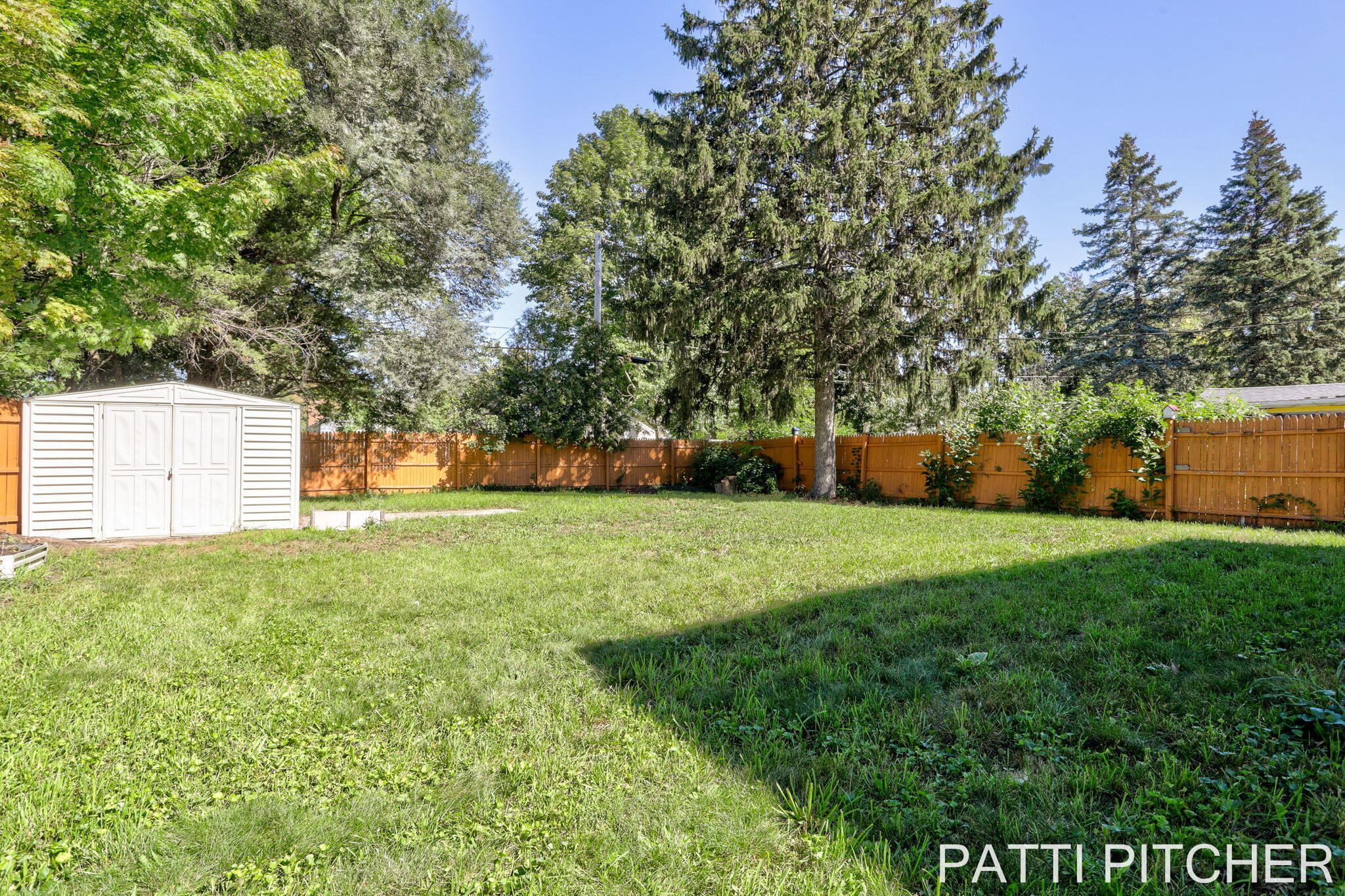 1531 Pennoyer Avenue Grand Haven MI 49417