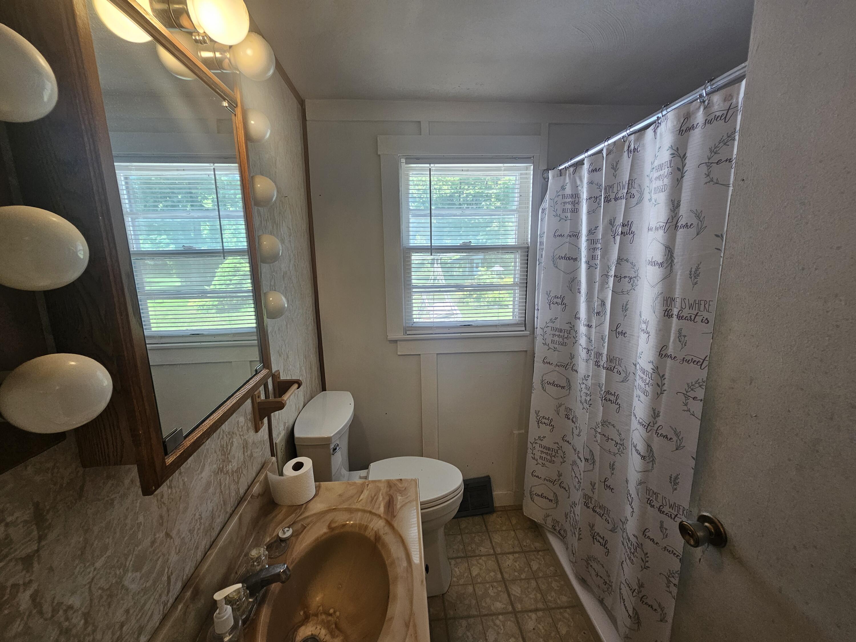 2439 S 13th Street Niles MI 49120