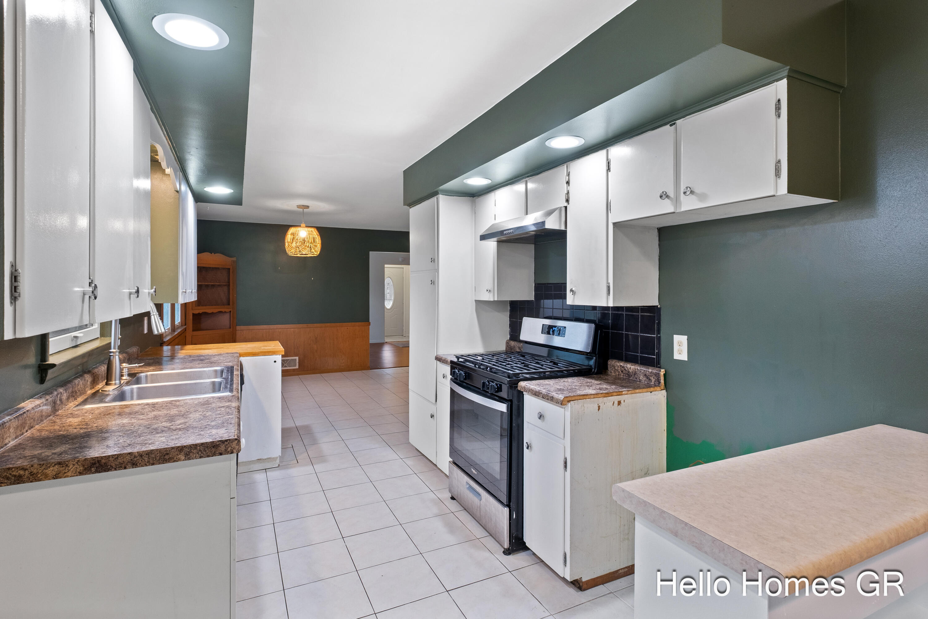 1135 Carrier Creek Boulevard NE Grand Rapids MI 49503