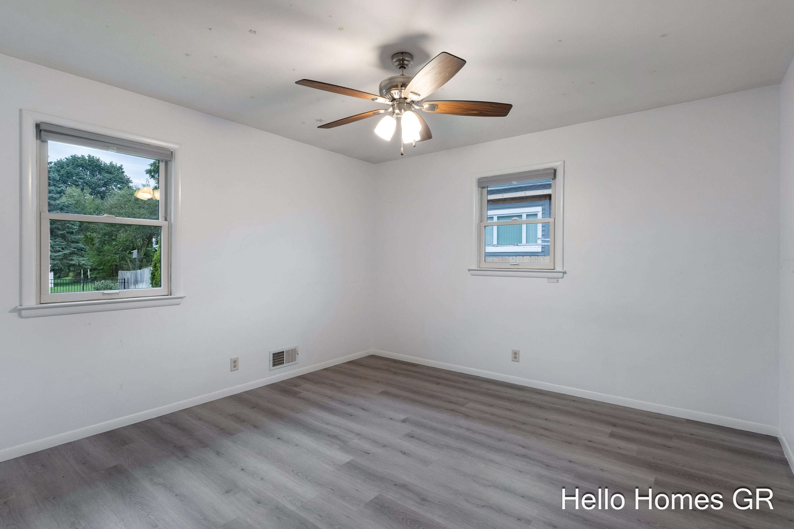 1135 Carrier Creek Boulevard NE Grand Rapids MI 49503