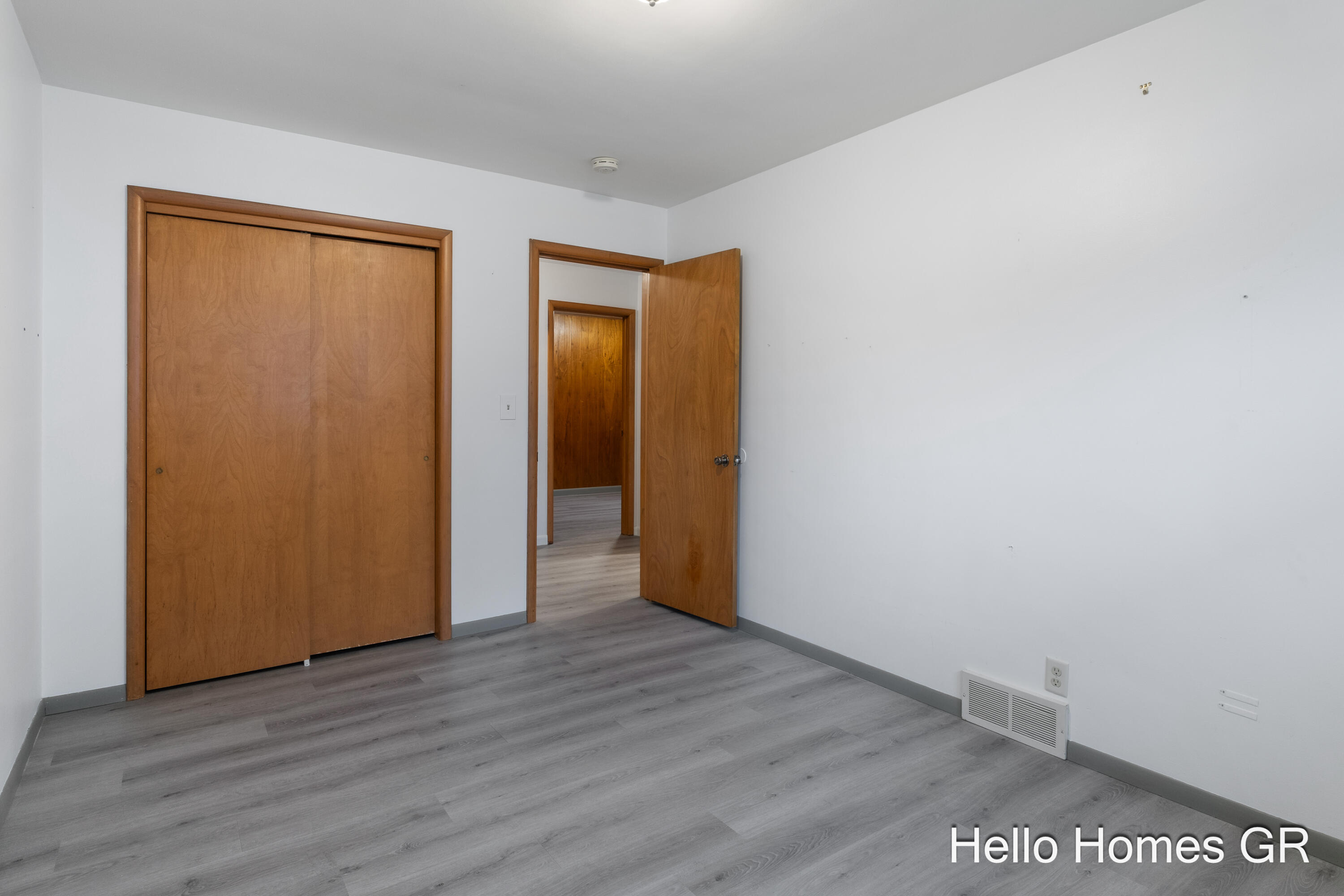 1135 Carrier Creek Boulevard NE Grand Rapids MI 49503