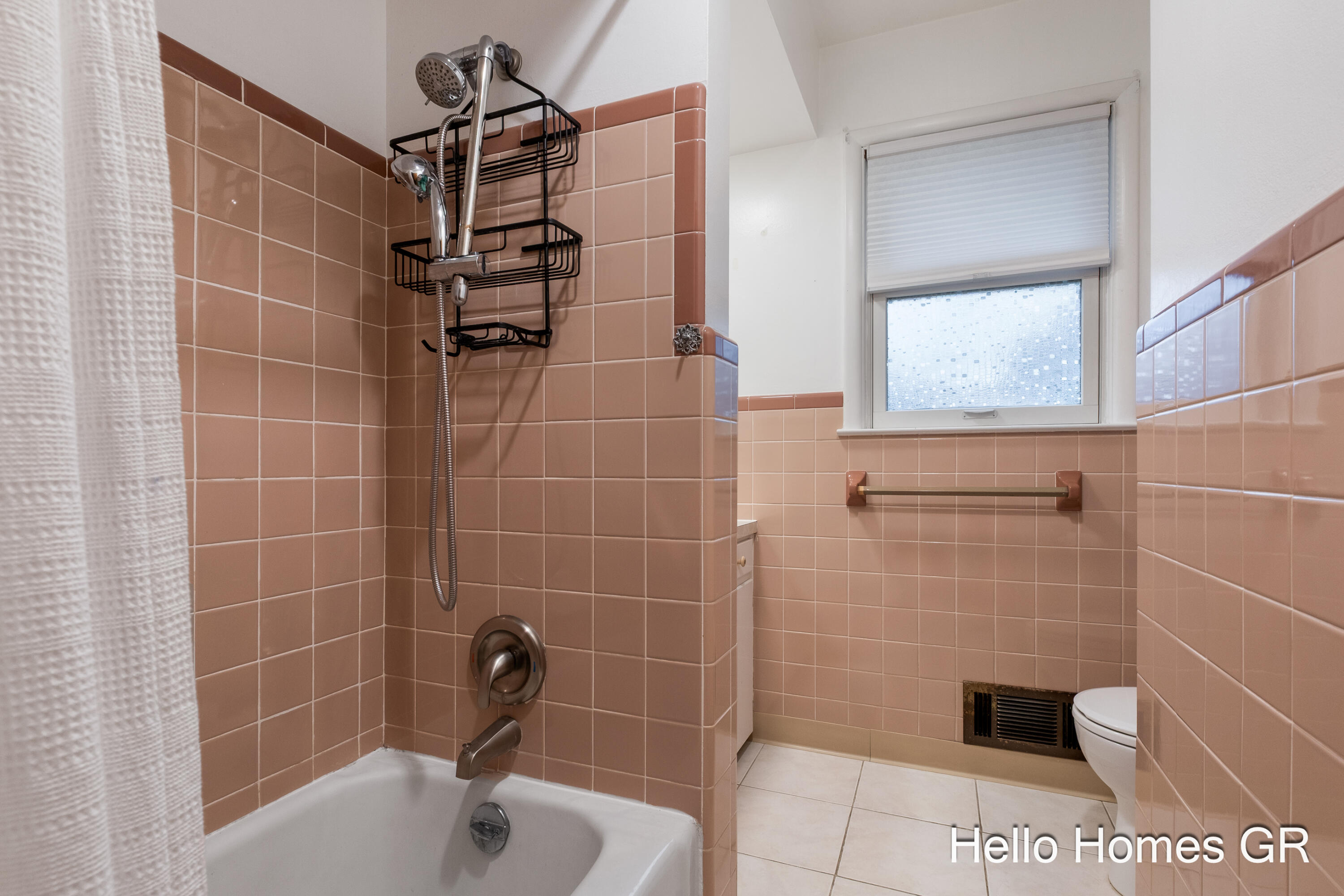 1135 Carrier Creek Boulevard NE Grand Rapids MI 49503