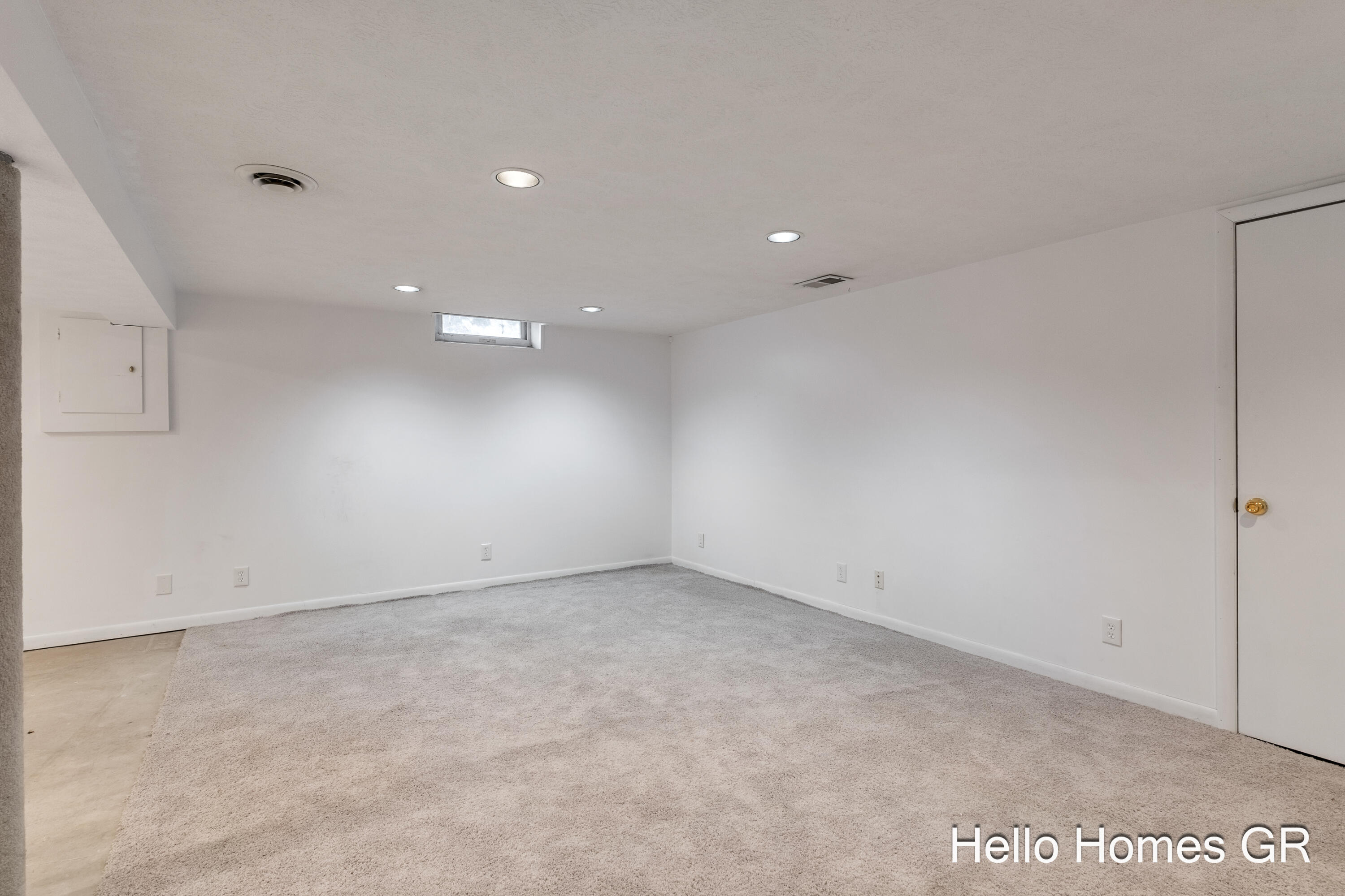 1135 Carrier Creek Boulevard NE Grand Rapids MI 49503