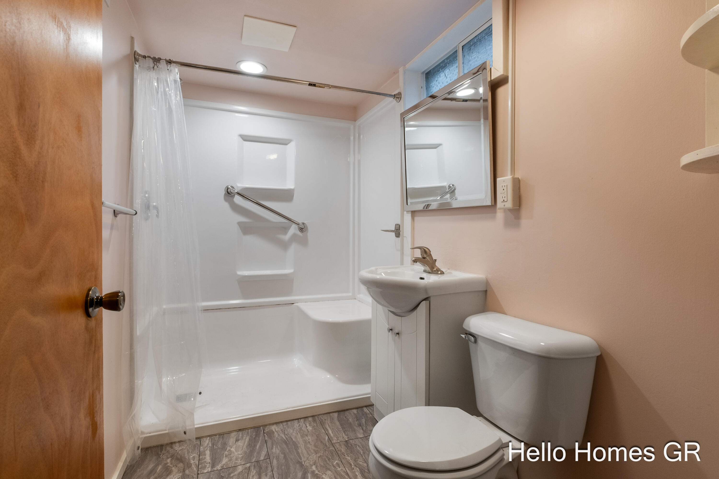 1135 Carrier Creek Boulevard NE Grand Rapids MI 49503