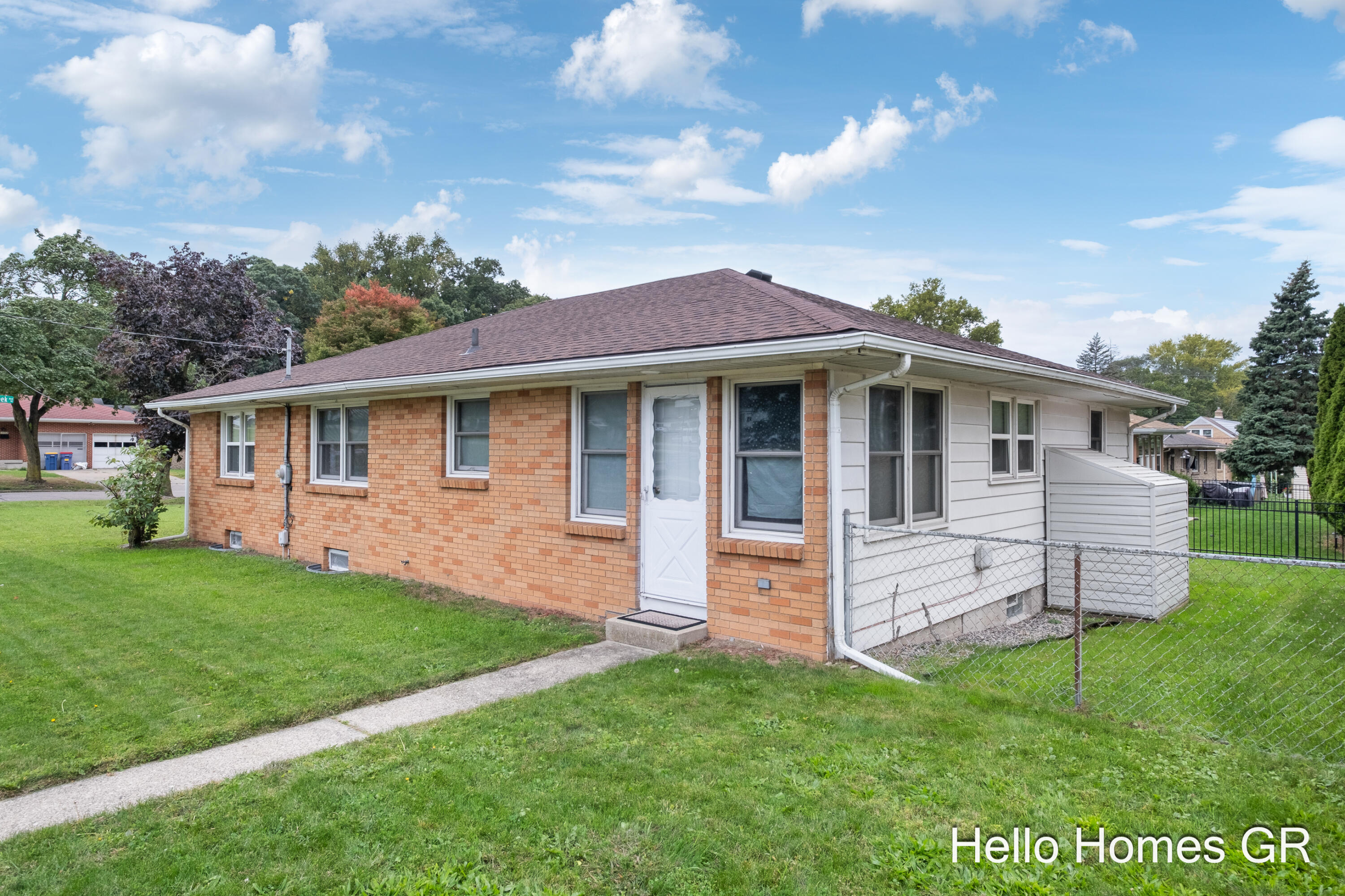 1135 Carrier Creek Boulevard NE Grand Rapids MI 49503