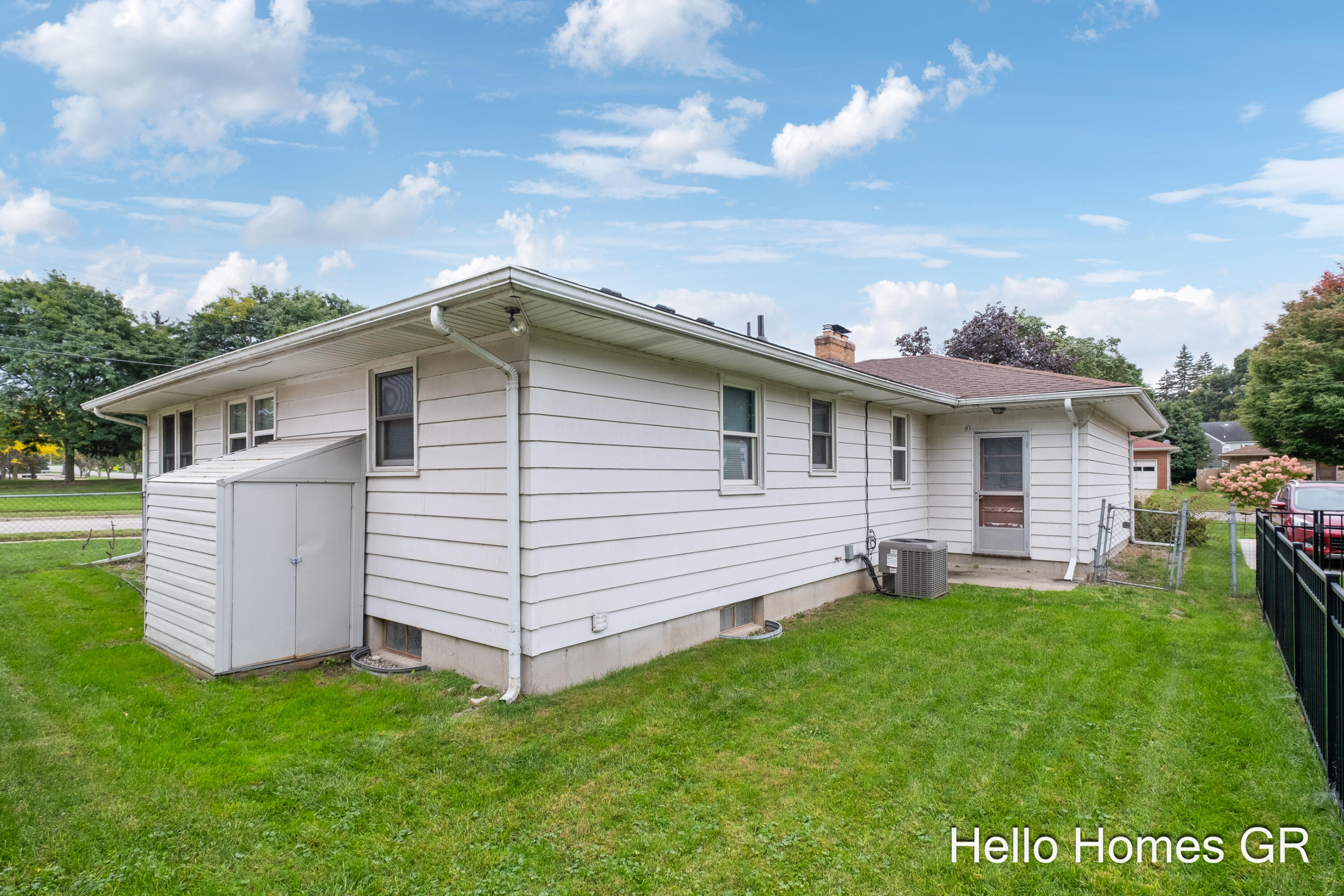 1135 Carrier Creek Boulevard NE Grand Rapids MI 49503