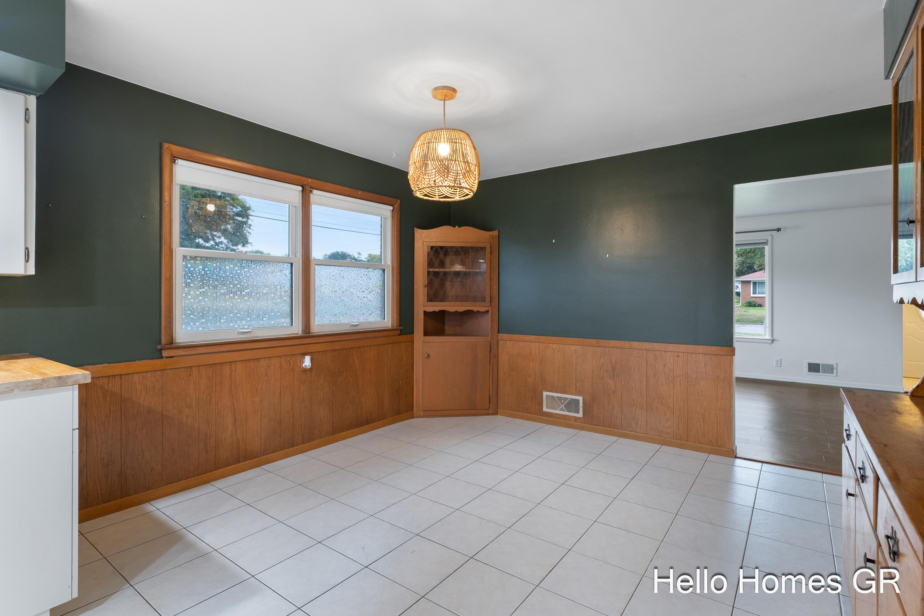 1135 Carrier Creek Boulevard NE Grand Rapids MI 49503