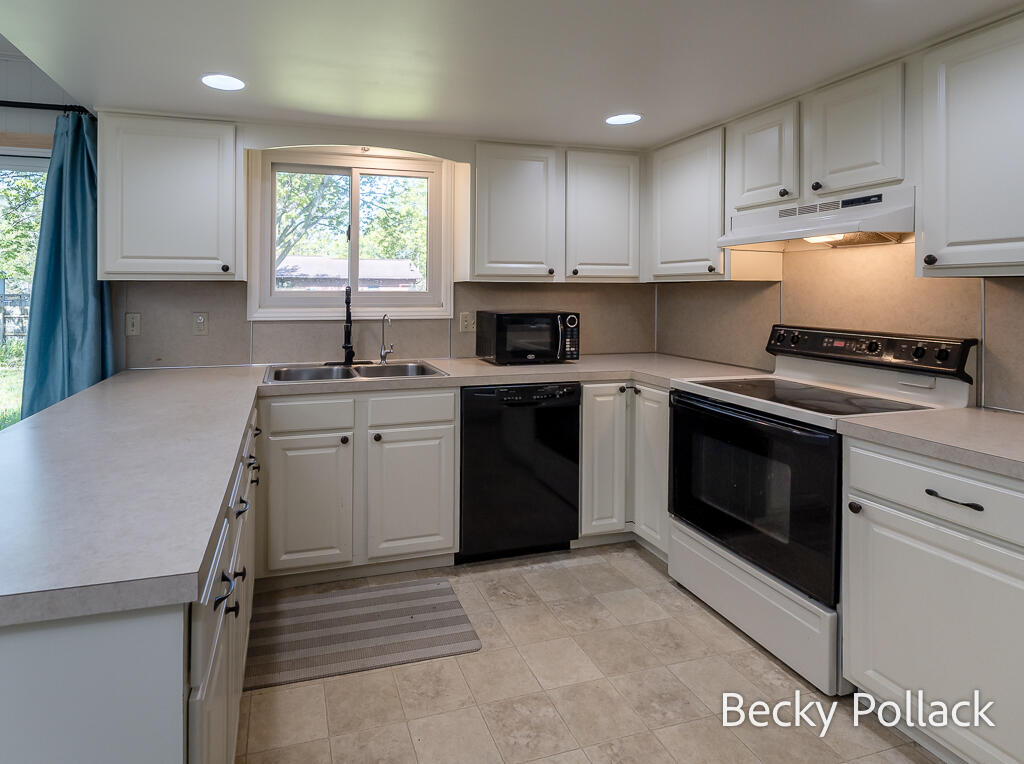 338 N 145th Avenue Holland MI 49424