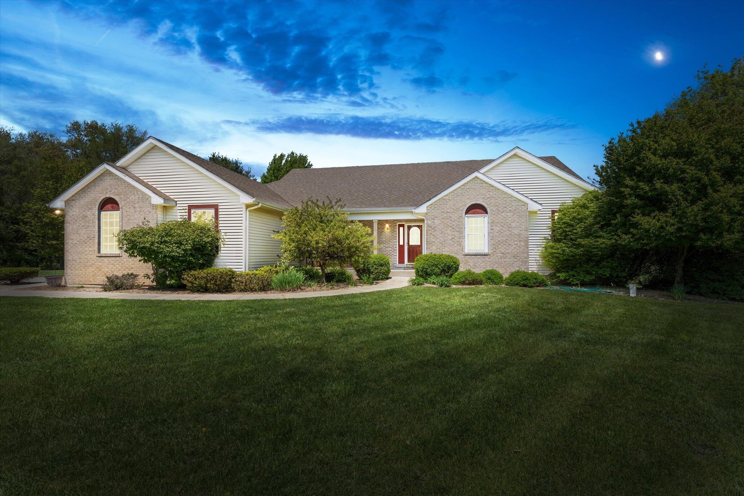 27100 Deerfield Lane Edwardsburg MI 49112