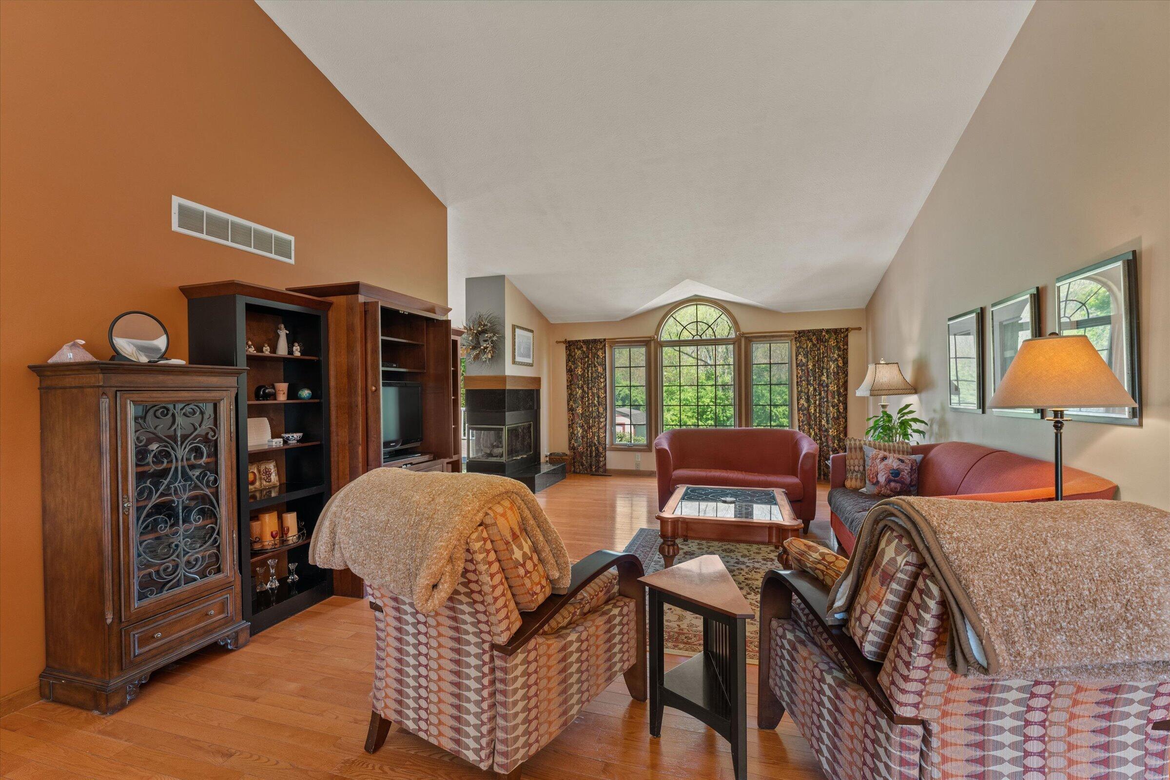 27100 Deerfield Lane Edwardsburg MI 49112