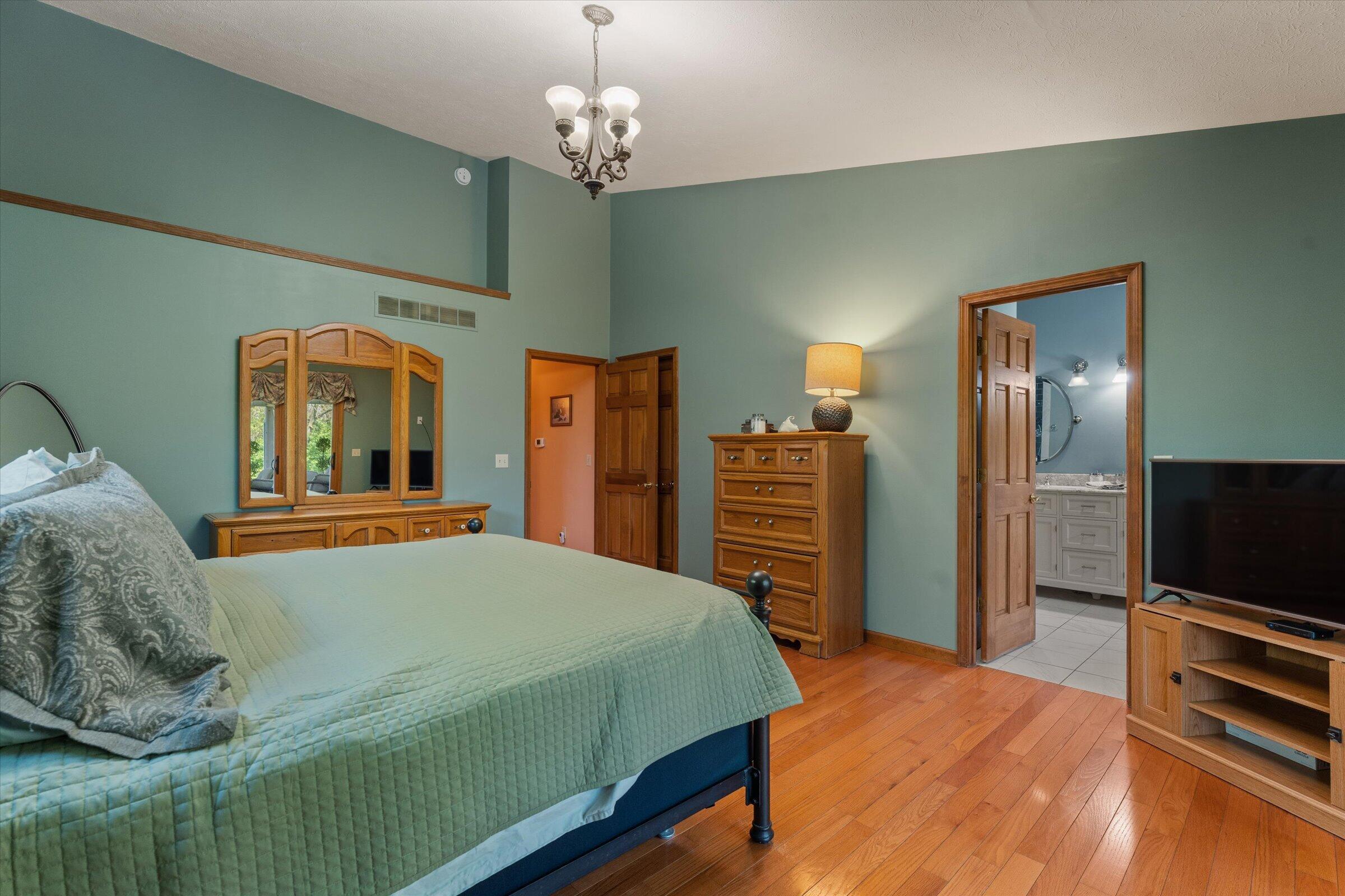 27100 Deerfield Lane Edwardsburg MI 49112