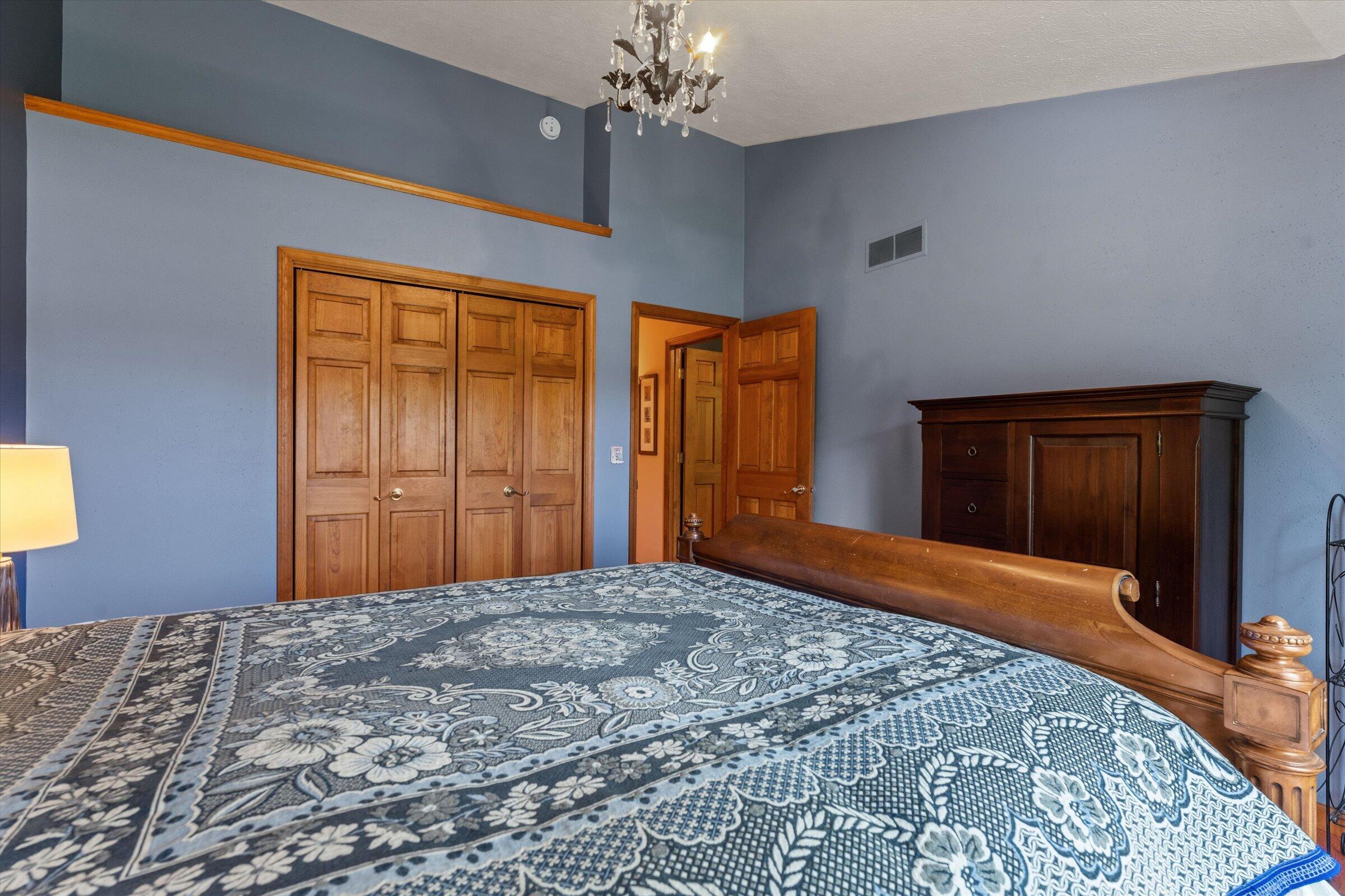 27100 Deerfield Lane Edwardsburg MI 49112