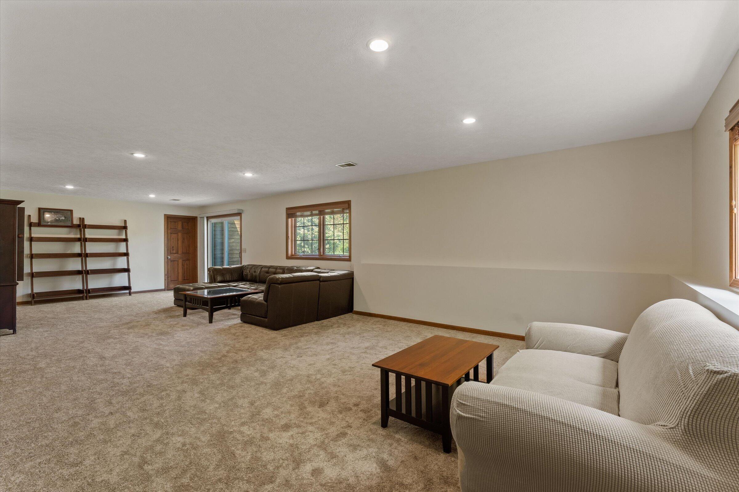 27100 Deerfield Lane Edwardsburg MI 49112