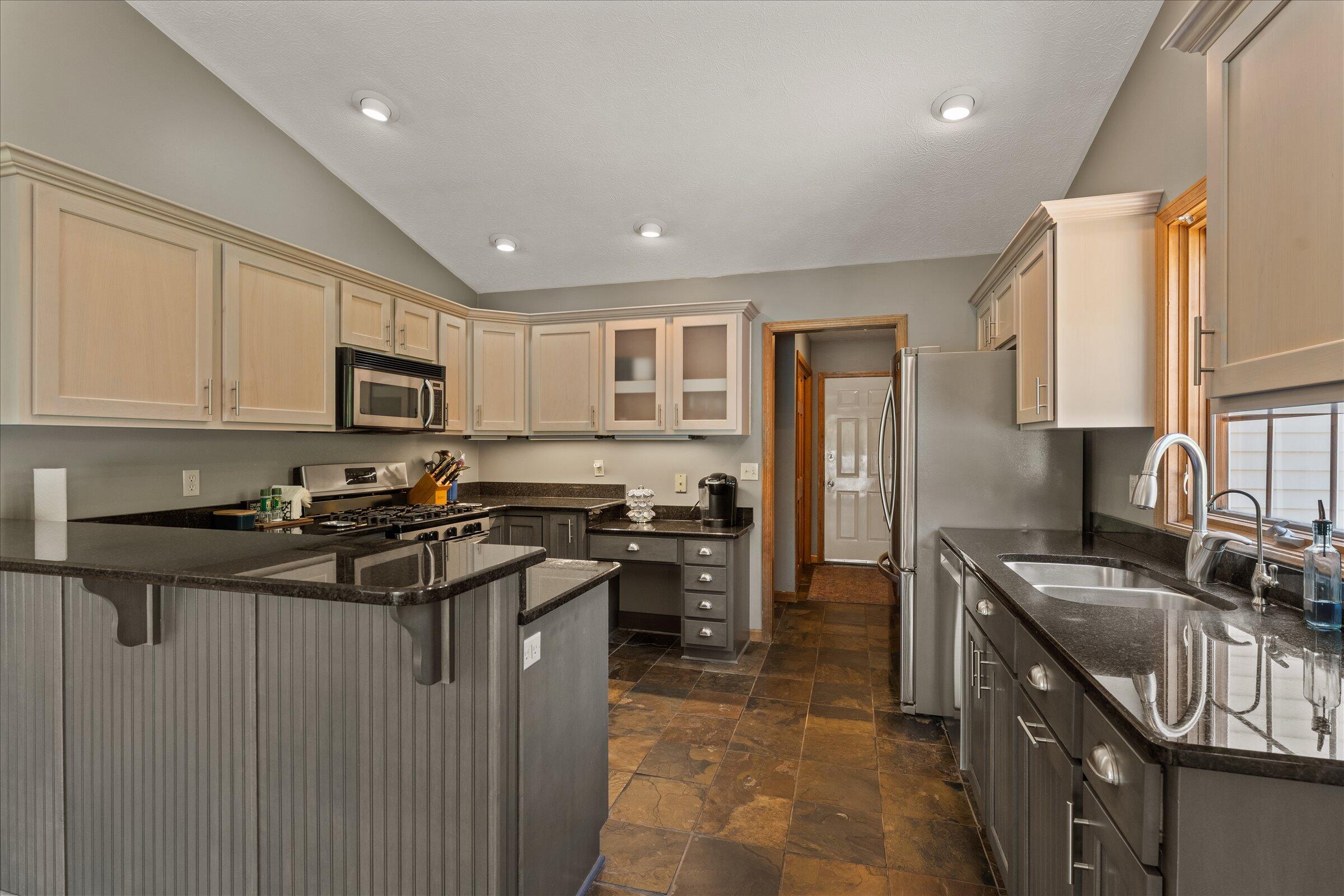 27100 Deerfield Lane Edwardsburg MI 49112