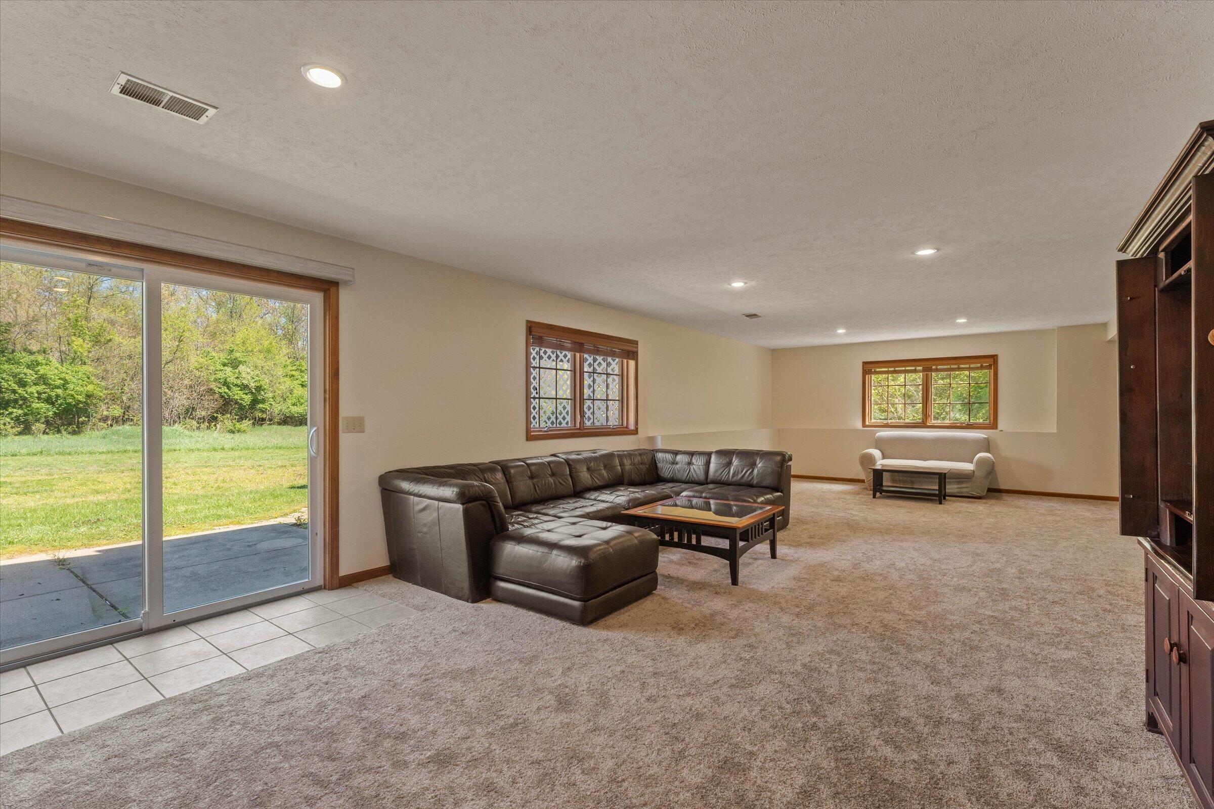 27100 Deerfield Lane Edwardsburg MI 49112