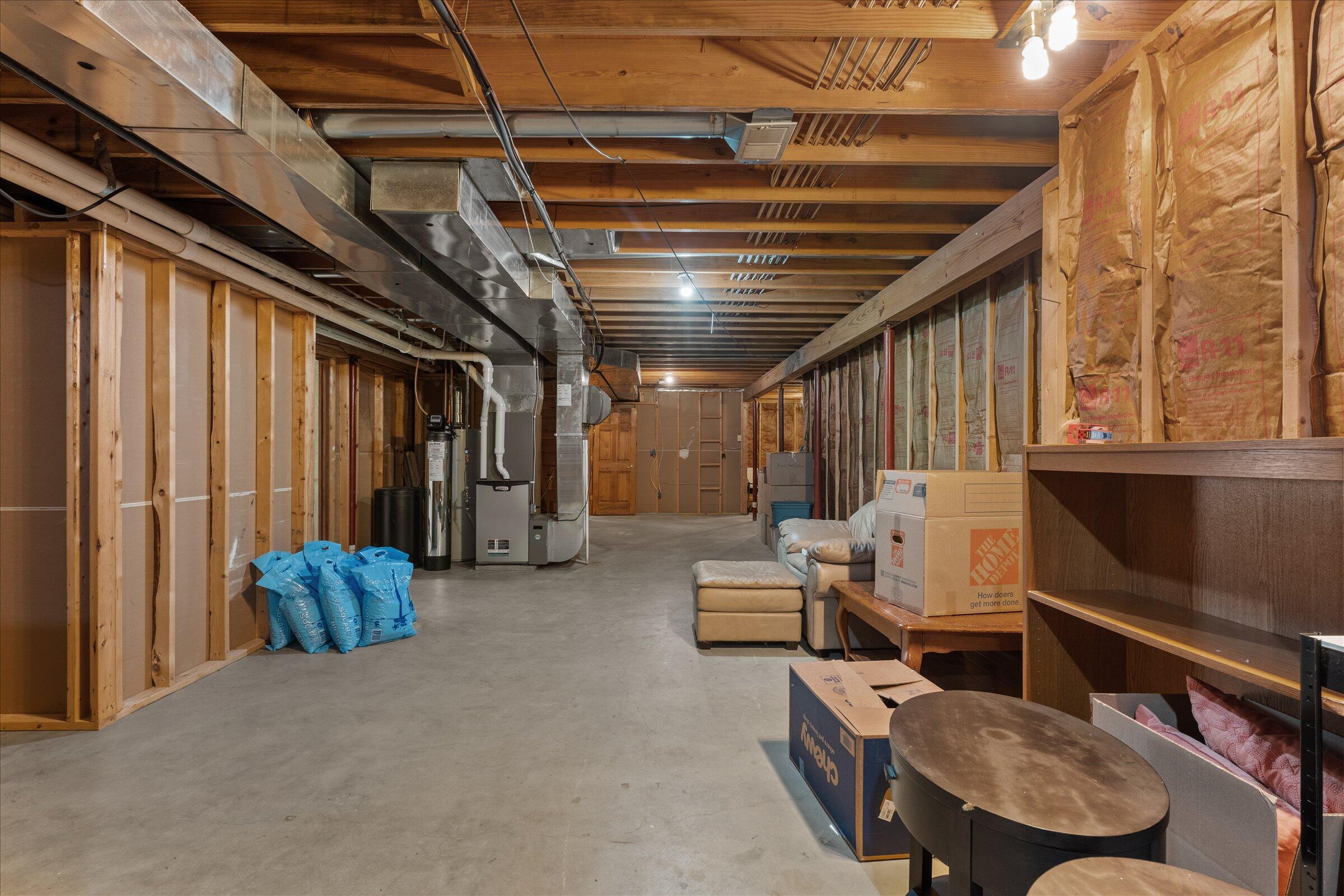 27100 Deerfield Lane Edwardsburg MI 49112