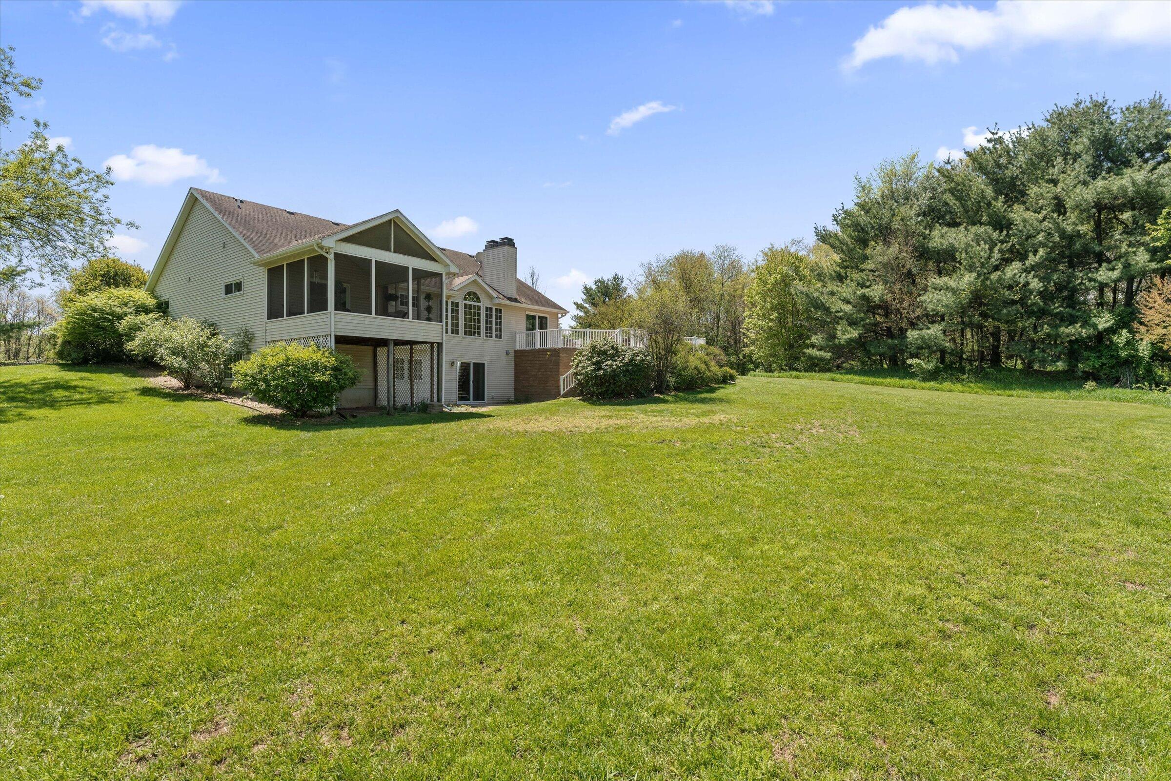 27100 Deerfield Lane Edwardsburg MI 49112