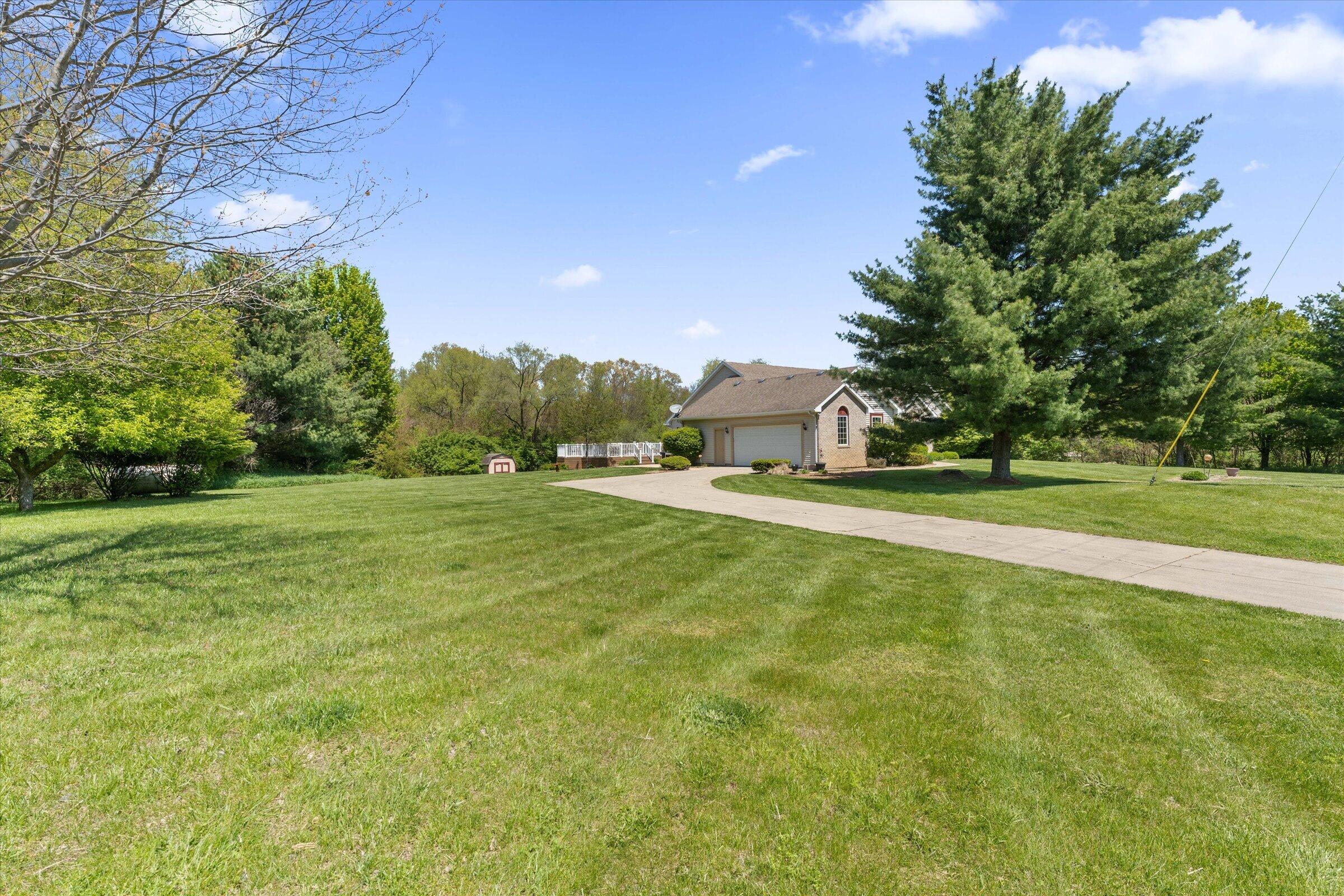27100 Deerfield Lane Edwardsburg MI 49112