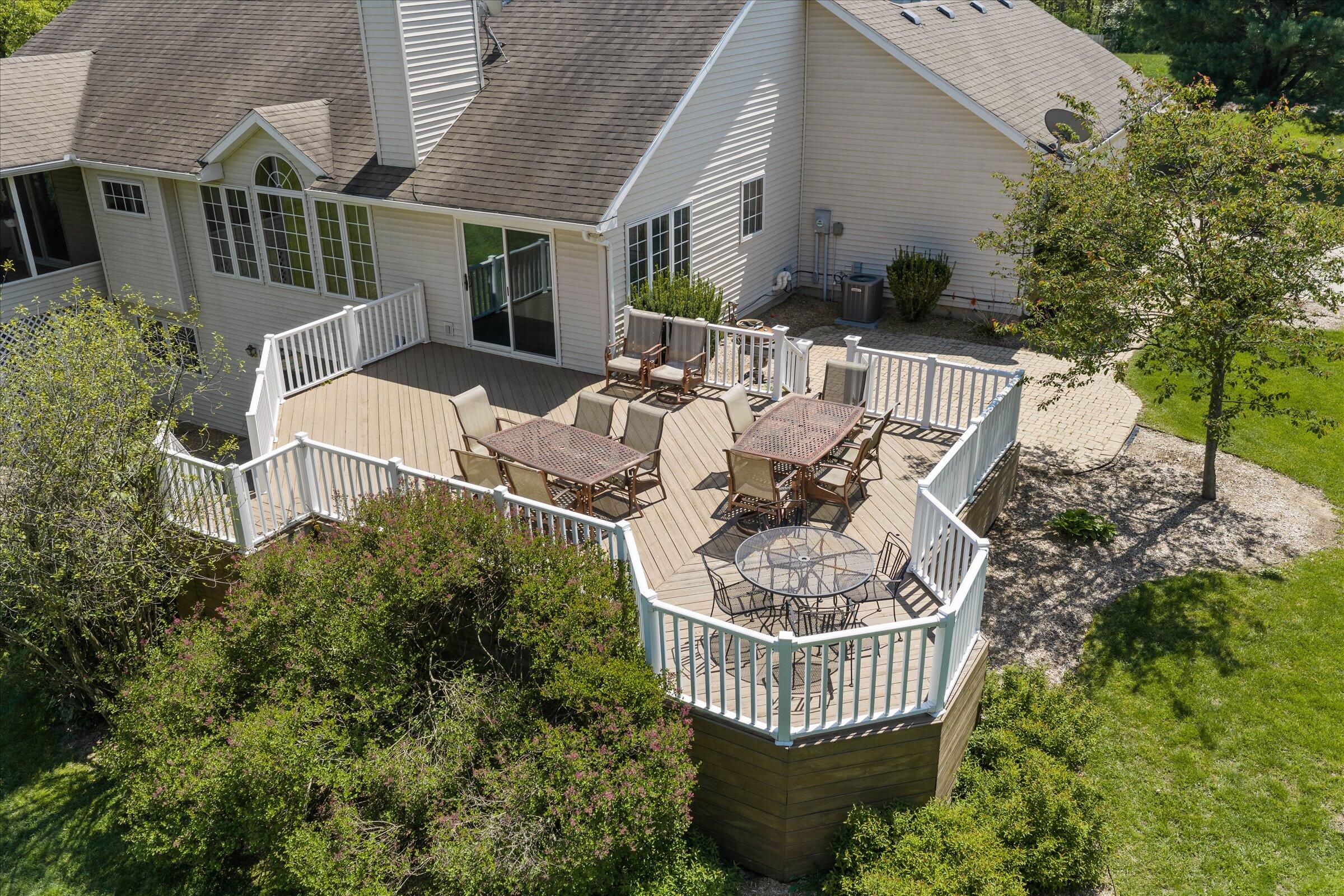 27100 Deerfield Lane Edwardsburg MI 49112