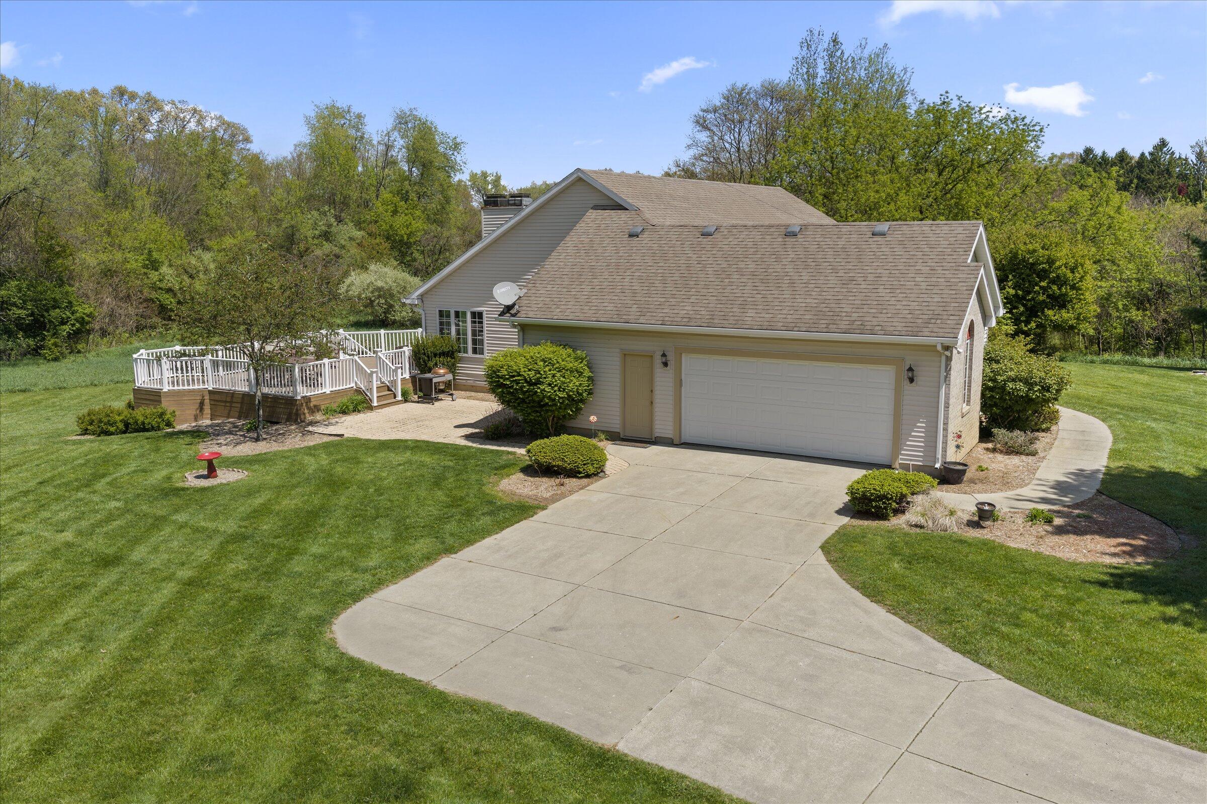 27100 Deerfield Lane Edwardsburg MI 49112
