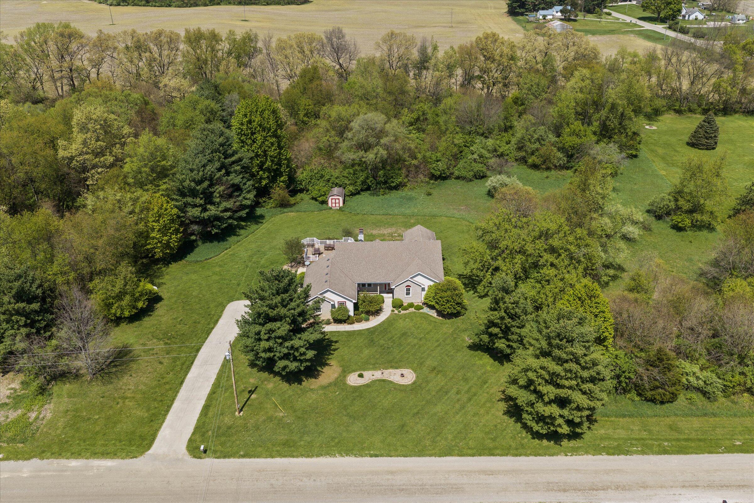 27100 Deerfield Lane Edwardsburg MI 49112