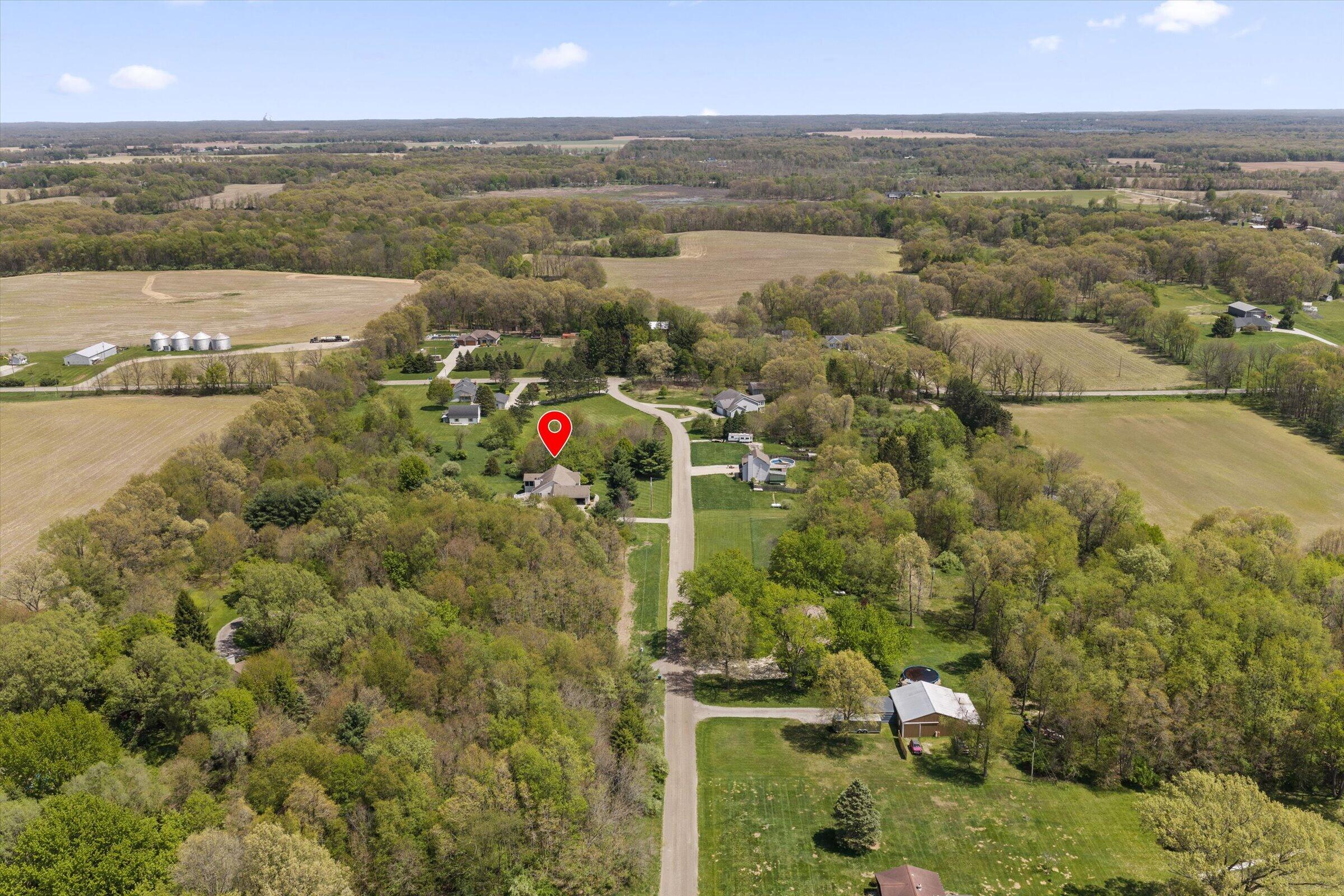27100 Deerfield Lane Edwardsburg MI 49112