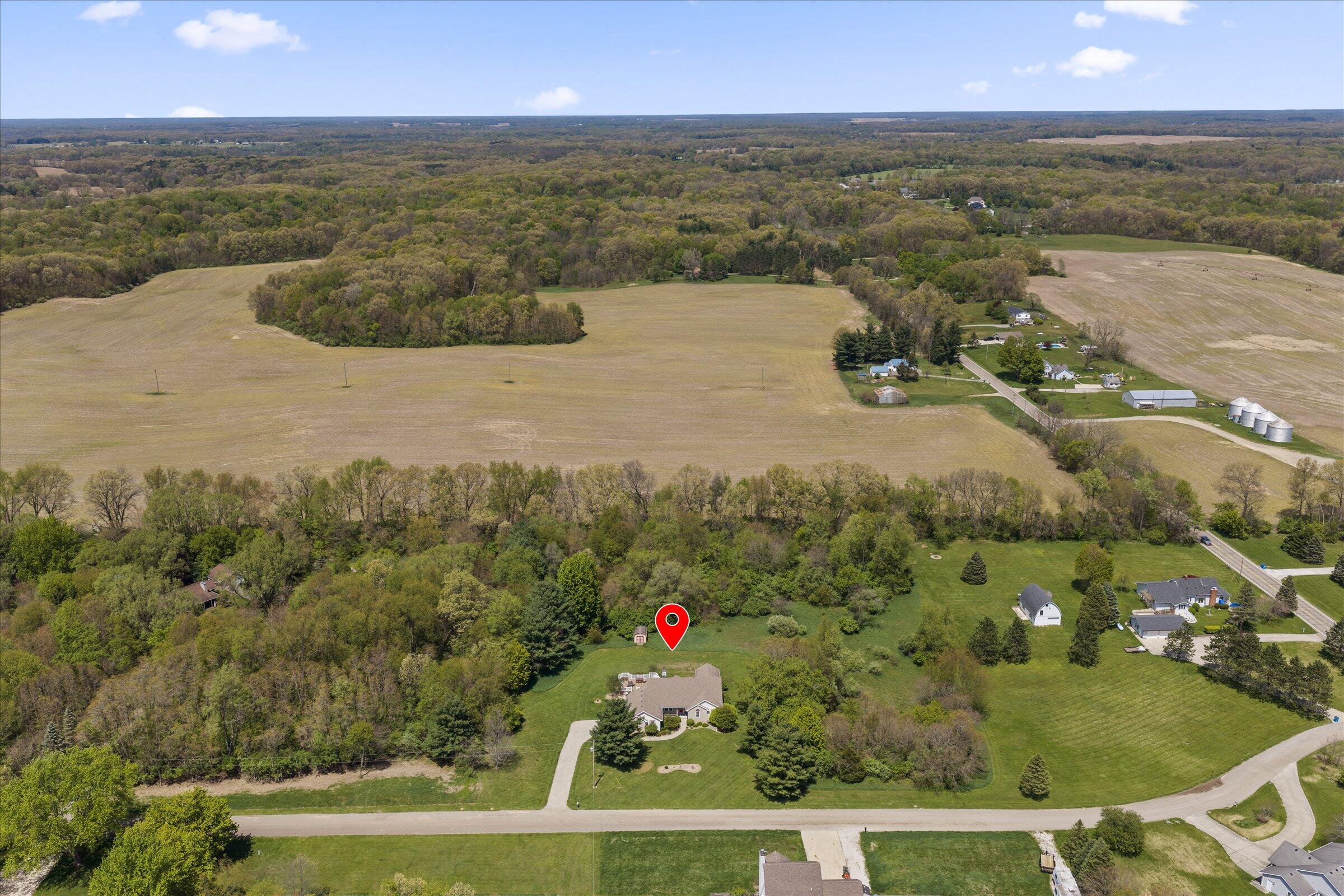 27100 Deerfield Lane Edwardsburg MI 49112