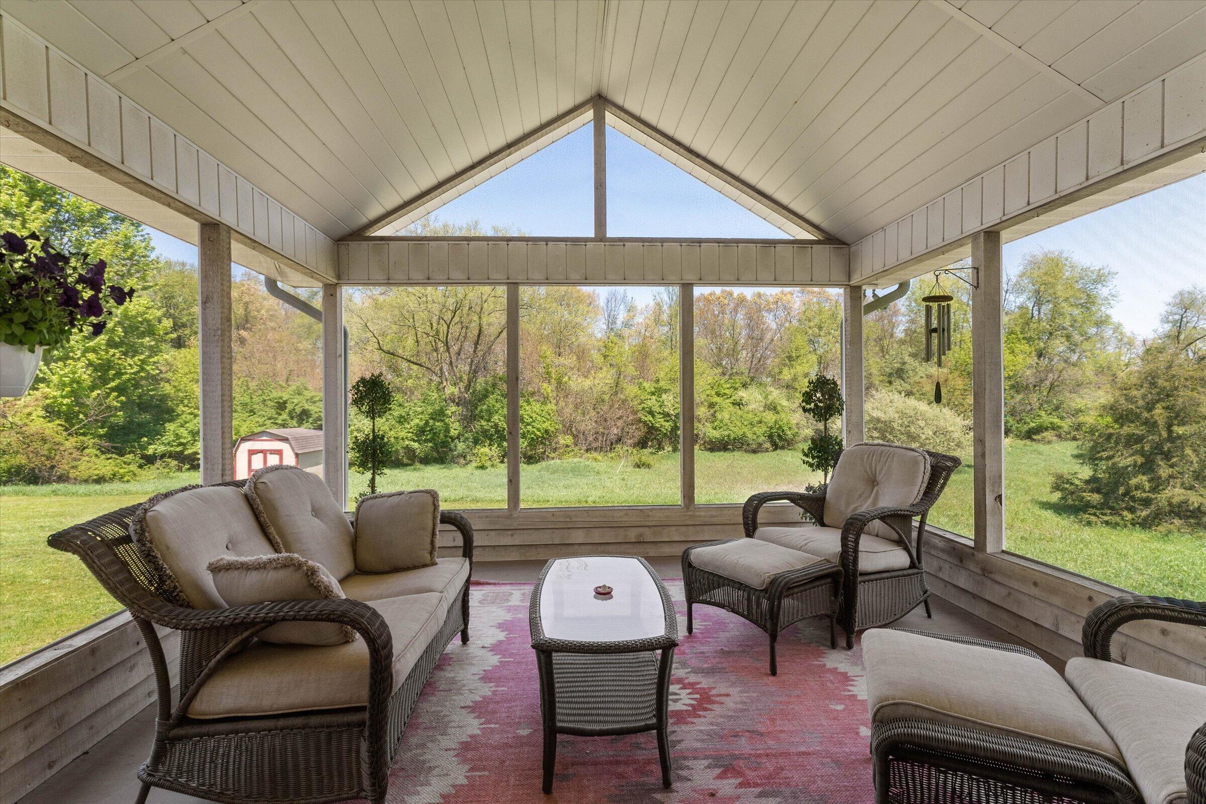 27100 Deerfield Lane Edwardsburg MI 49112