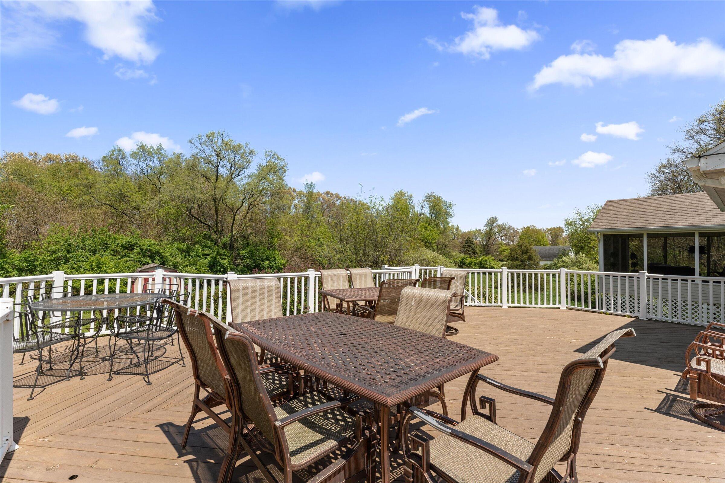 27100 Deerfield Lane Edwardsburg MI 49112