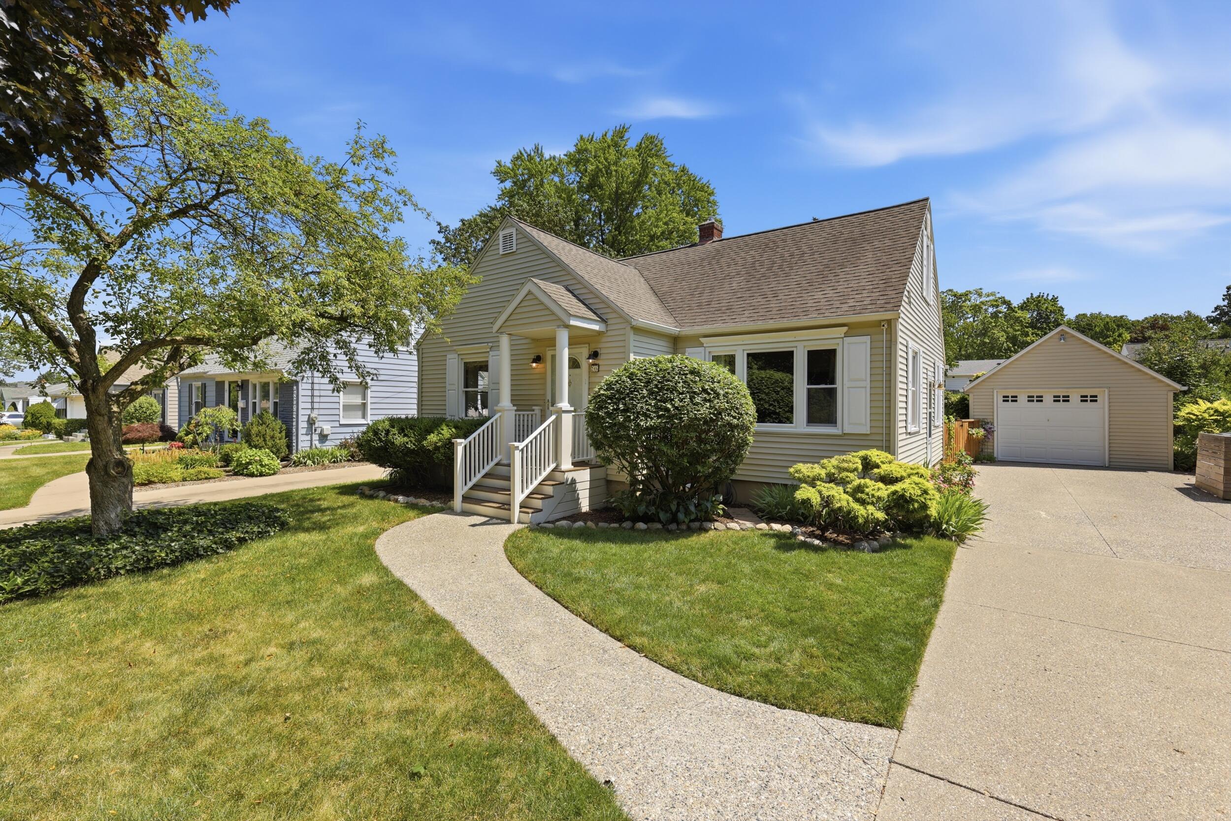 246 Alten Avenue NE Grand Rapids MI 49503
