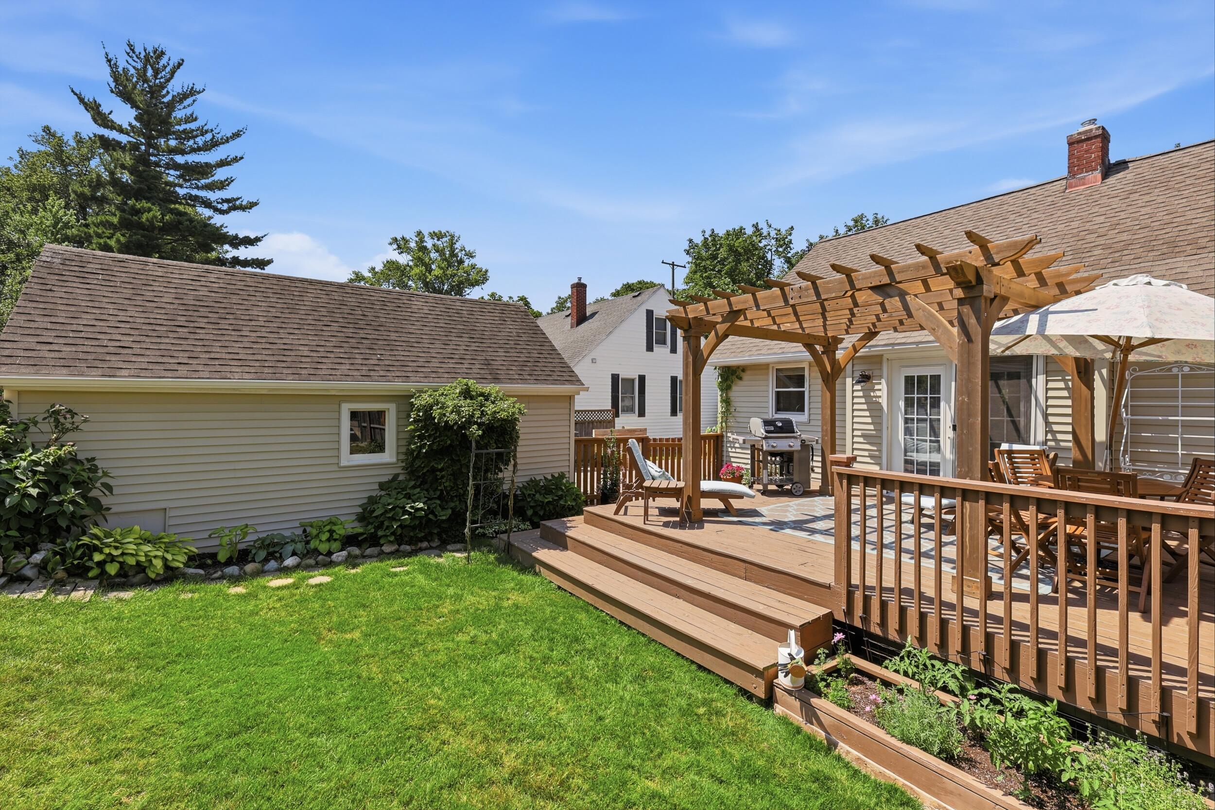246 Alten Avenue NE Grand Rapids MI 49503