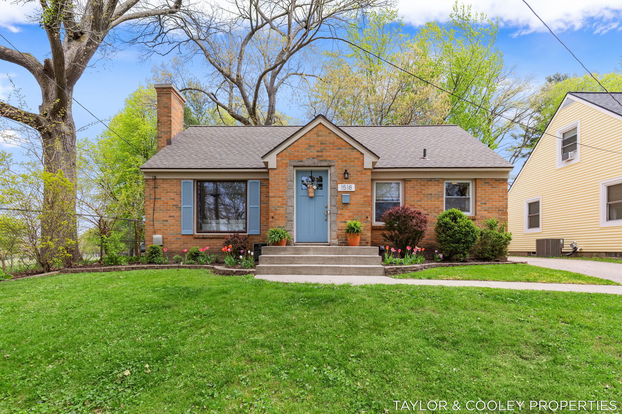 1518 Gladstone Drive SE Grand Rapids MI 49506
