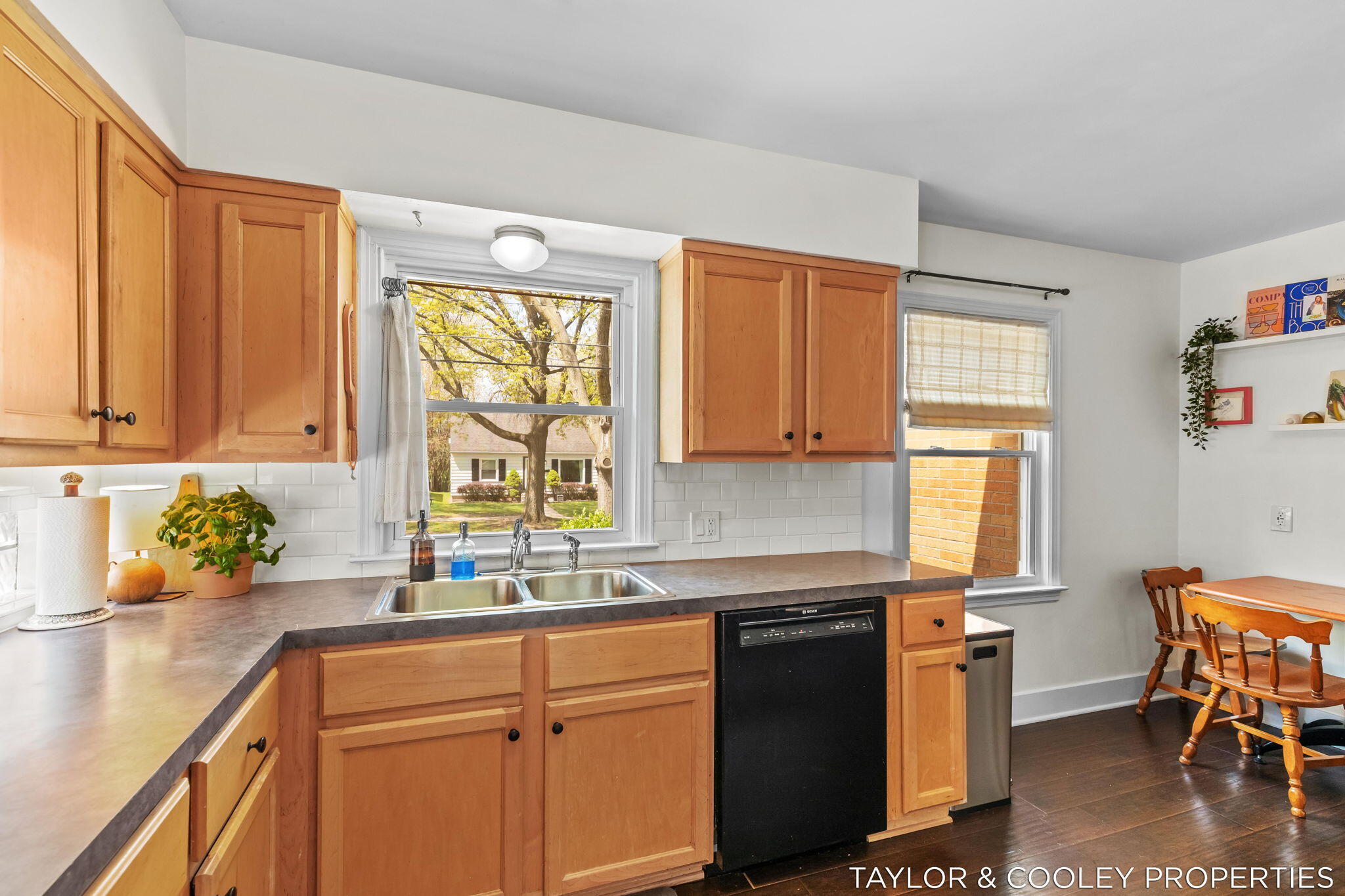 1518 Gladstone Drive SE Grand Rapids MI 49506