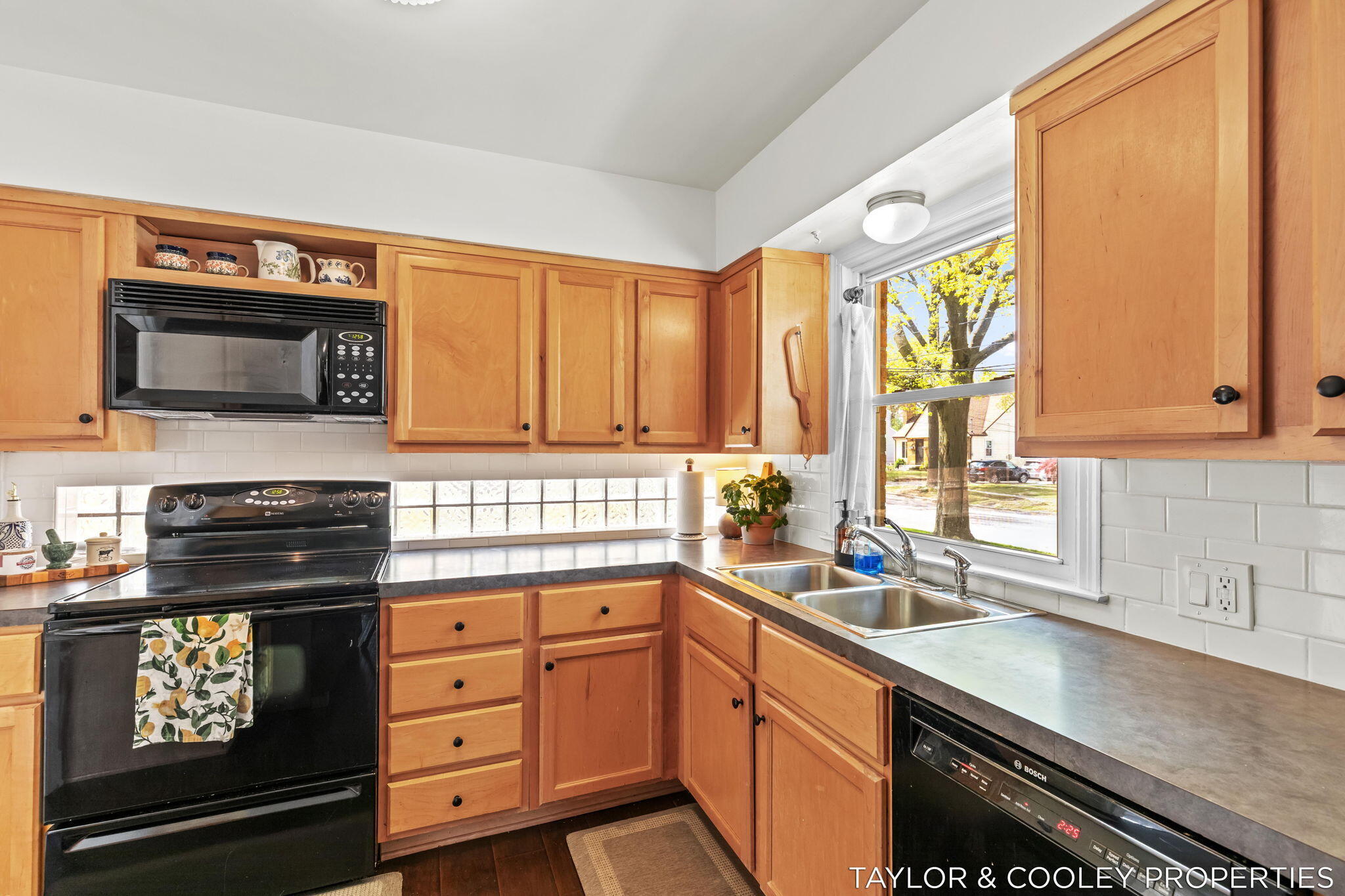 1518 Gladstone Drive SE Grand Rapids MI 49506