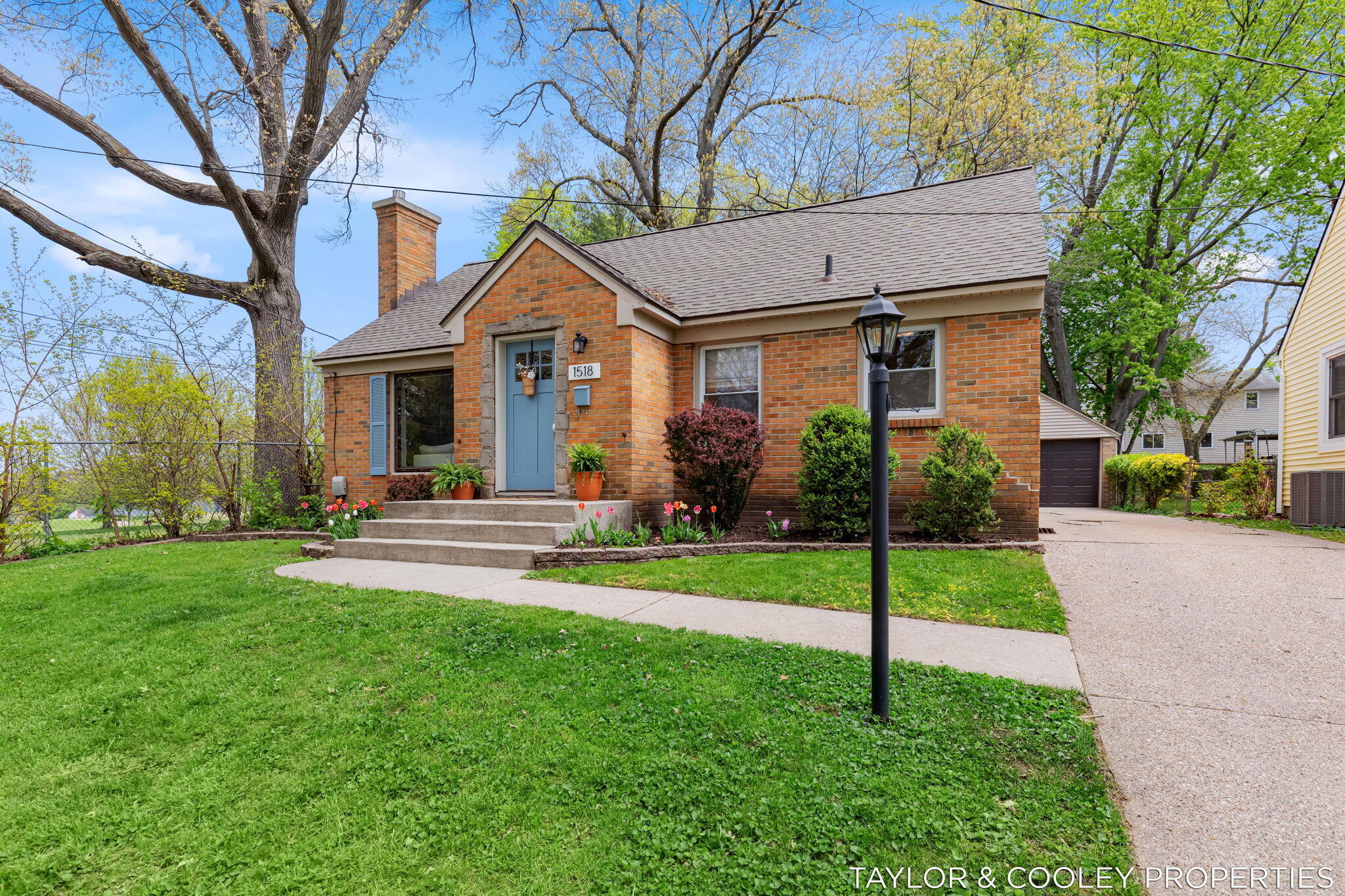 1518 Gladstone Drive SE Grand Rapids MI 49506