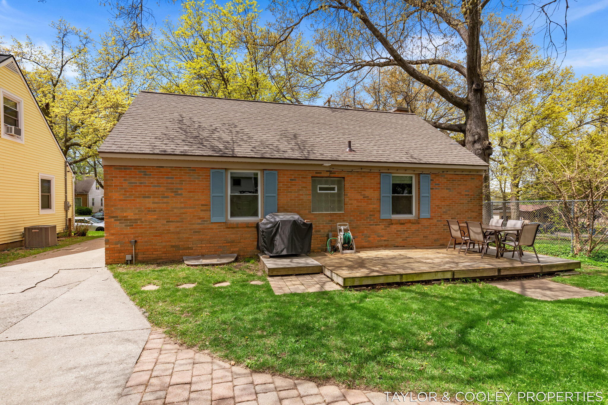 1518 Gladstone Drive SE Grand Rapids MI 49506