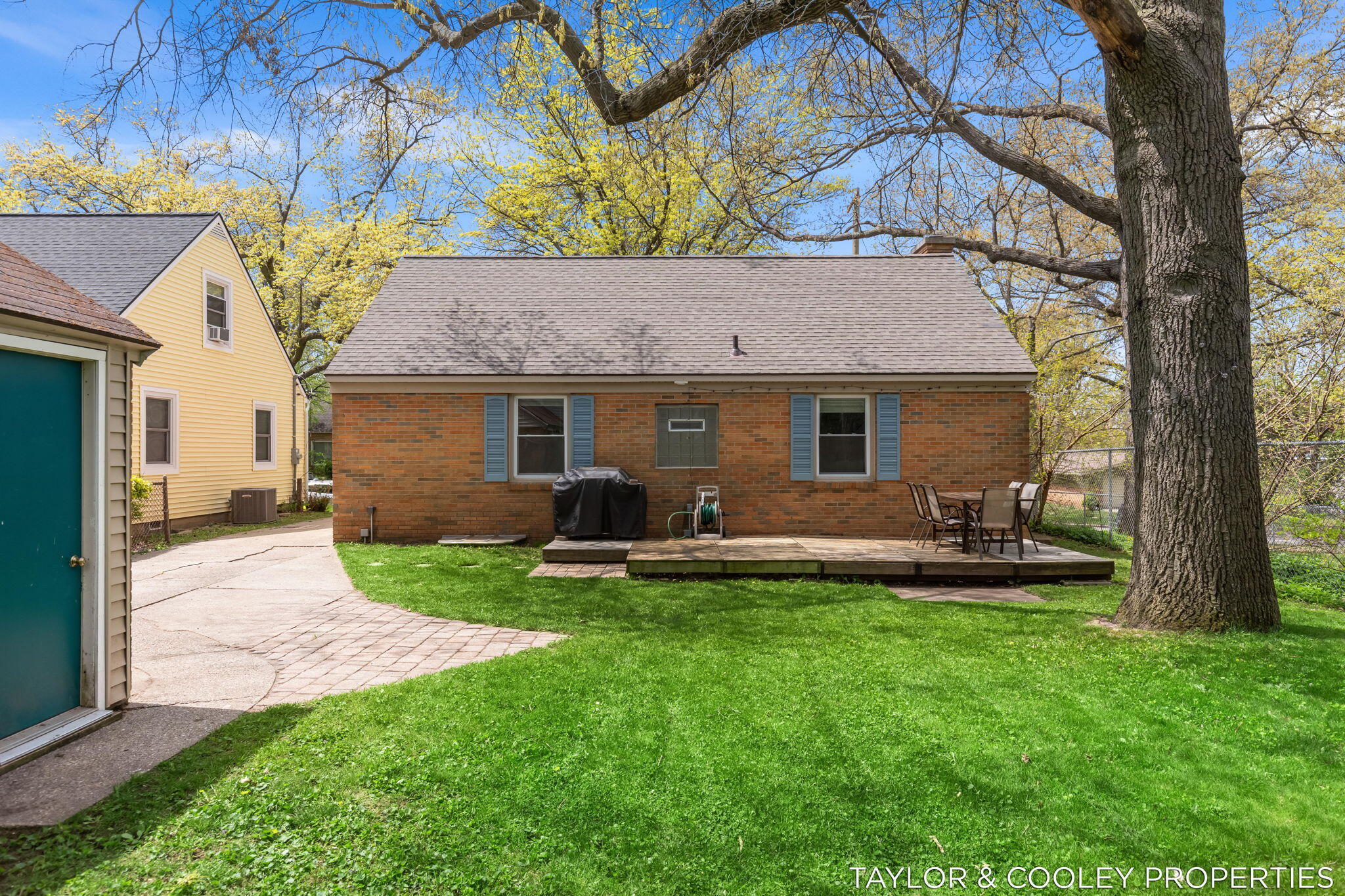 1518 Gladstone Drive SE Grand Rapids MI 49506