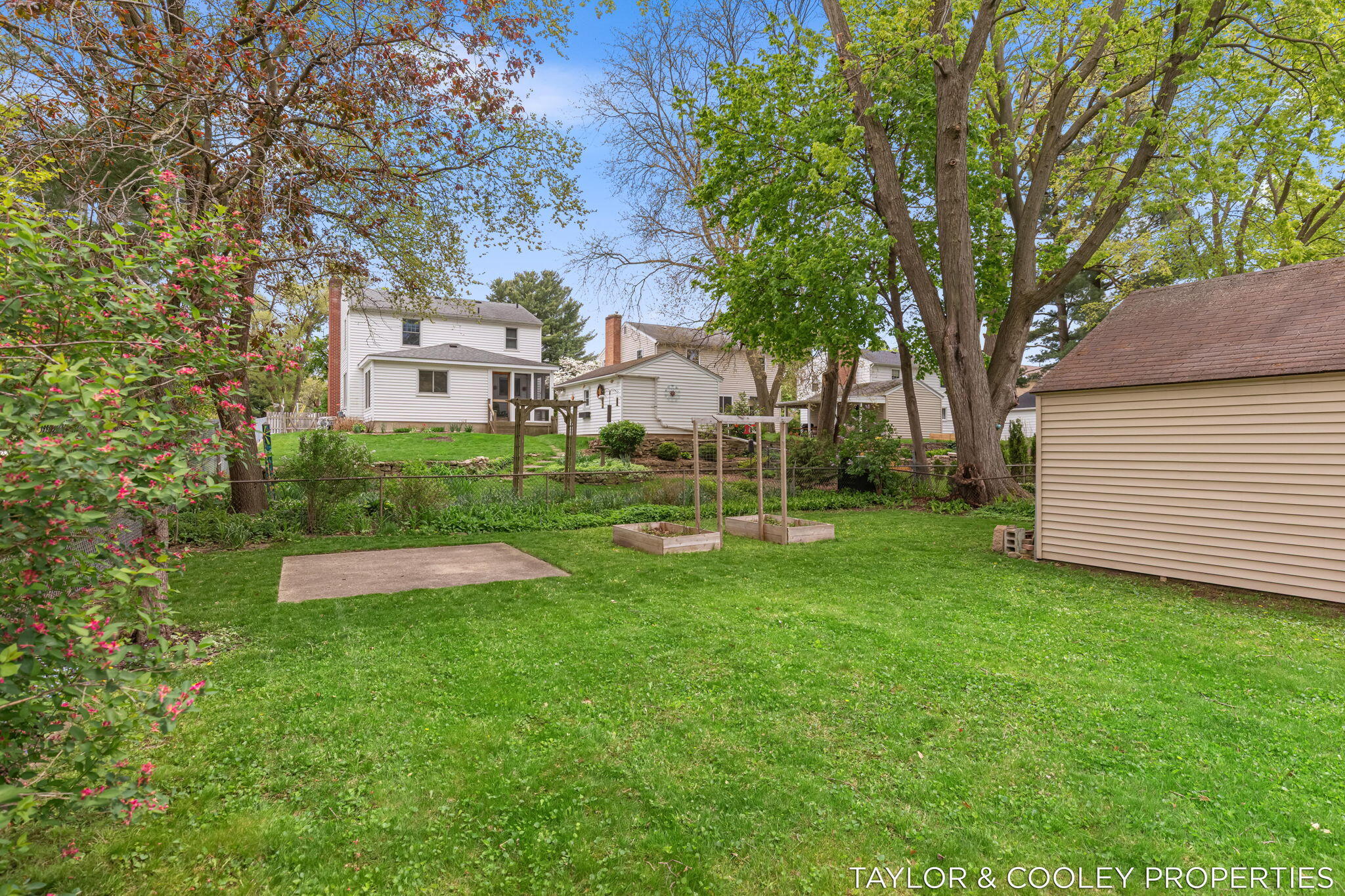 1518 Gladstone Drive SE Grand Rapids MI 49506