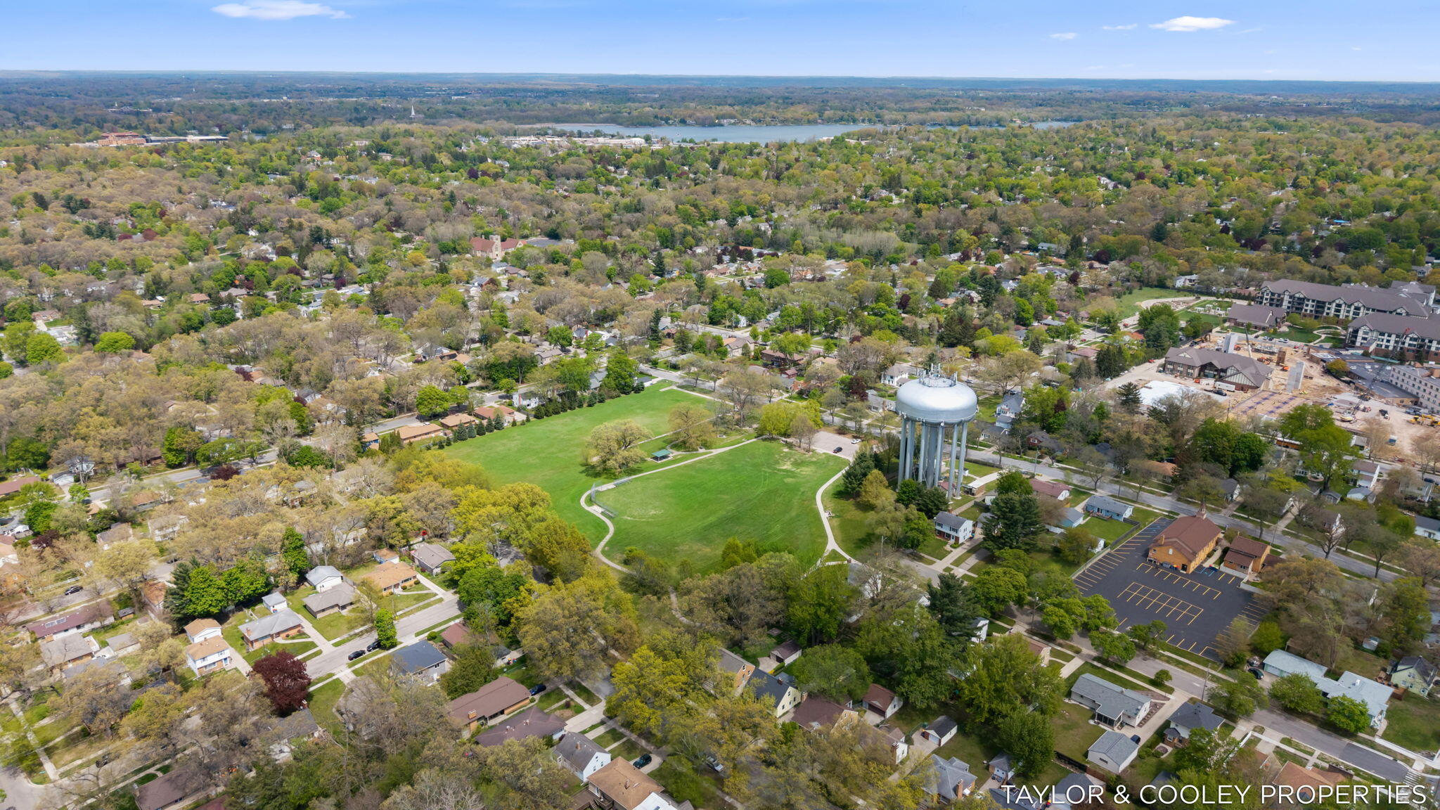 1518 Gladstone Drive SE Grand Rapids MI 49506