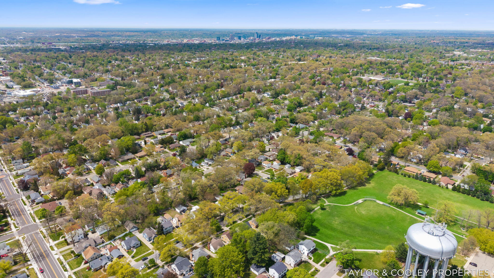 1518 Gladstone Drive SE Grand Rapids MI 49506