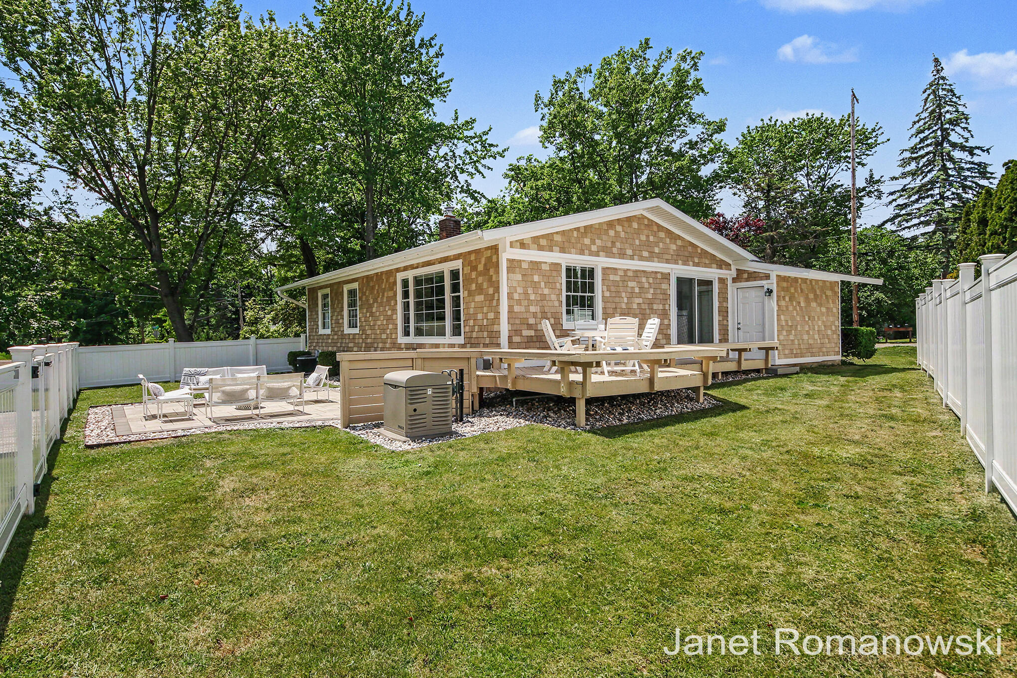 East Grand Rapids MI, 324 Pioneer Club Road SE