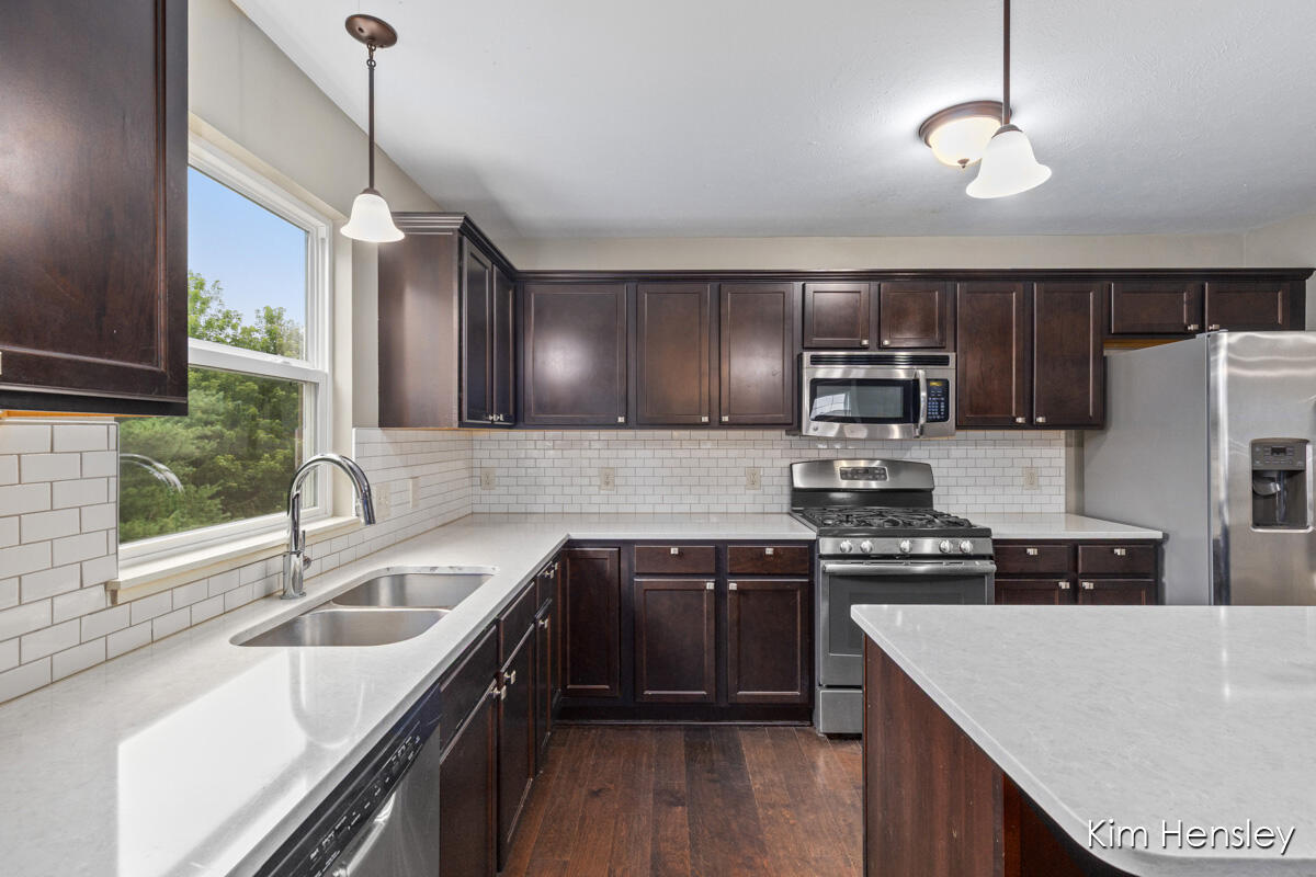 678 Orchard Court NE Rockford MI 49341