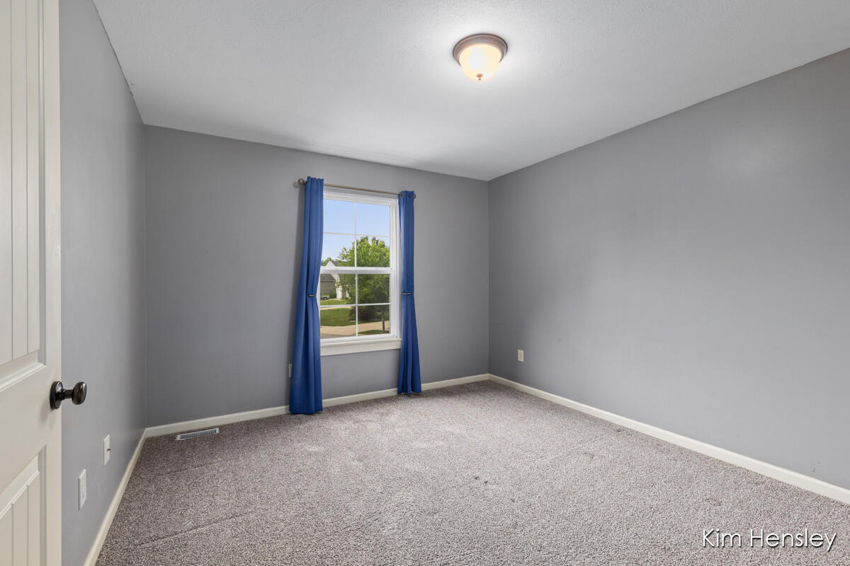 678 Orchard Court NE Rockford MI 49341
