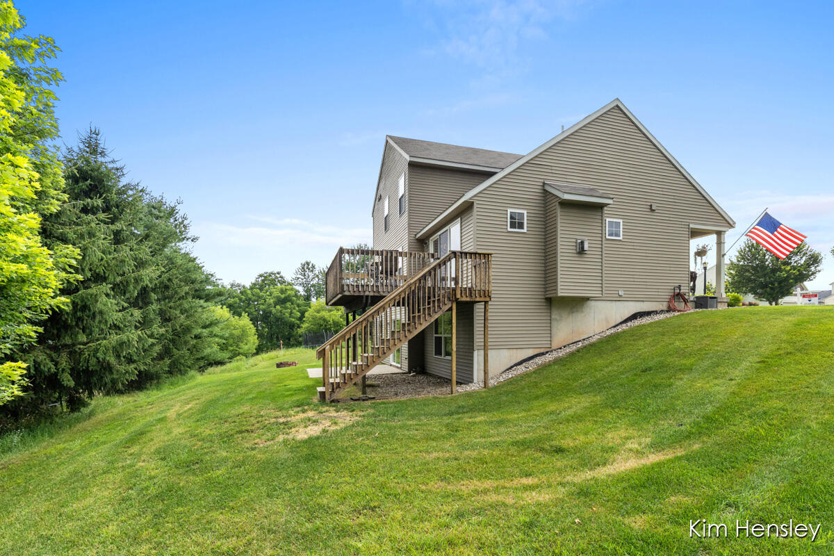 678 Orchard Court NE Rockford MI 49341