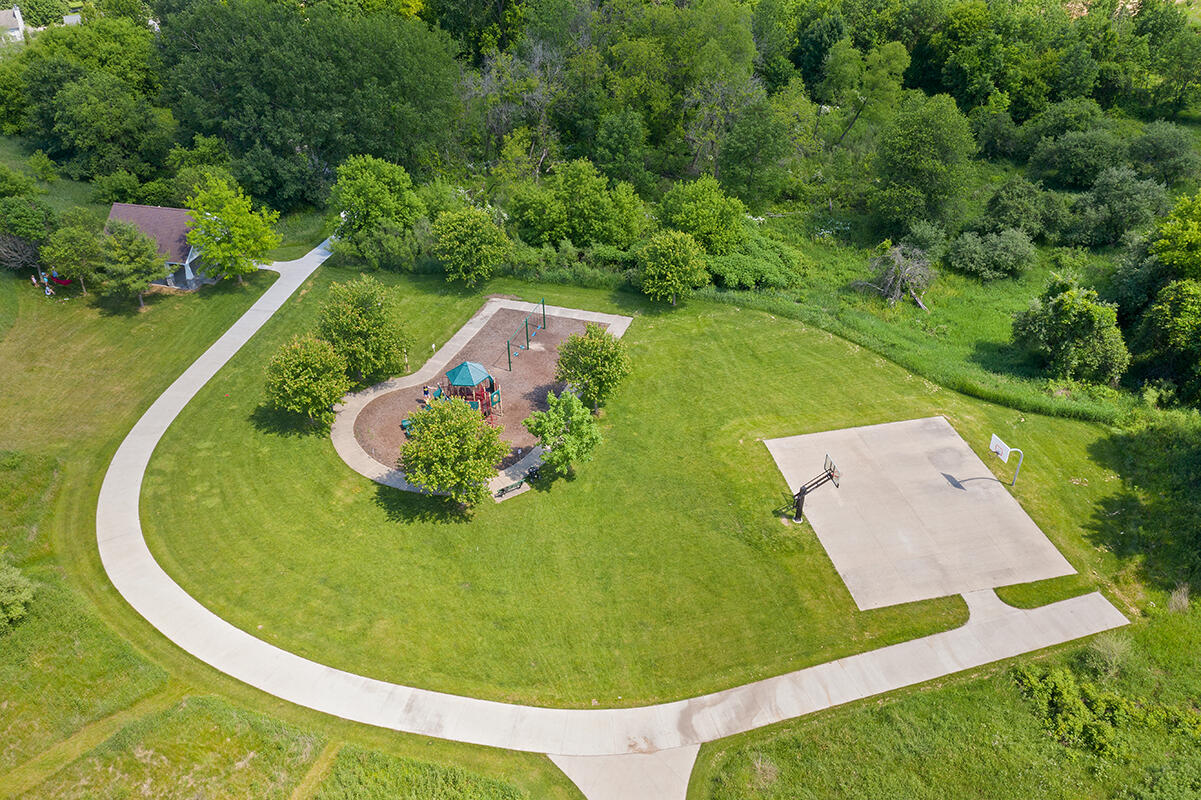 678 Orchard Court NE Rockford MI 49341