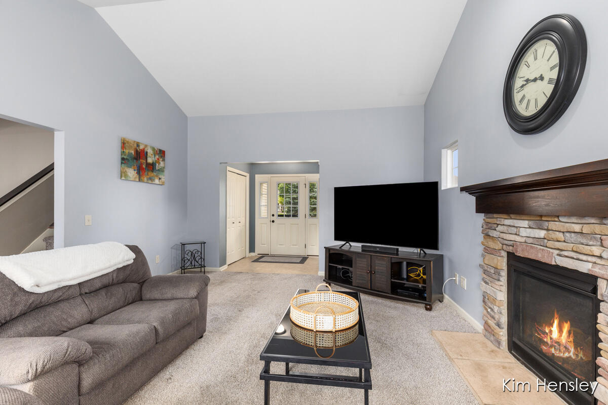 678 Orchard Court NE Rockford MI 49341