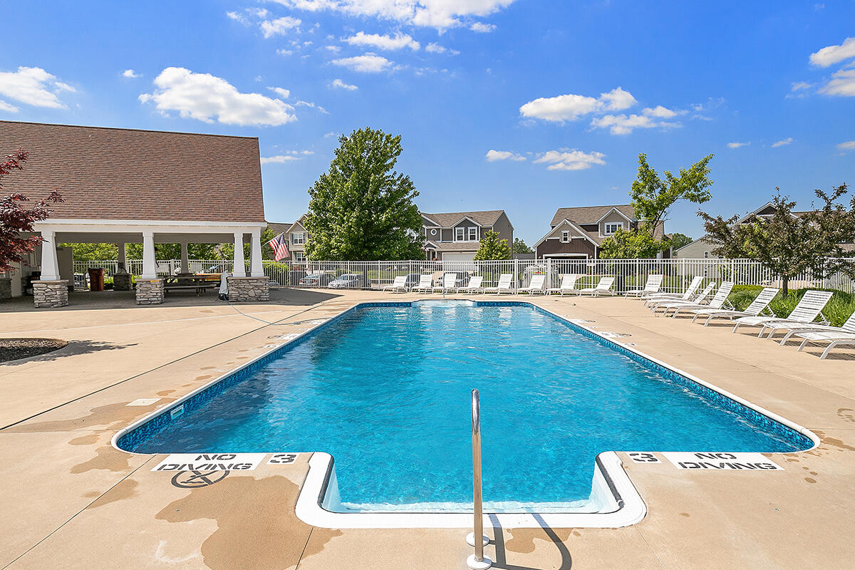 678 Orchard Court NE Rockford MI 49341