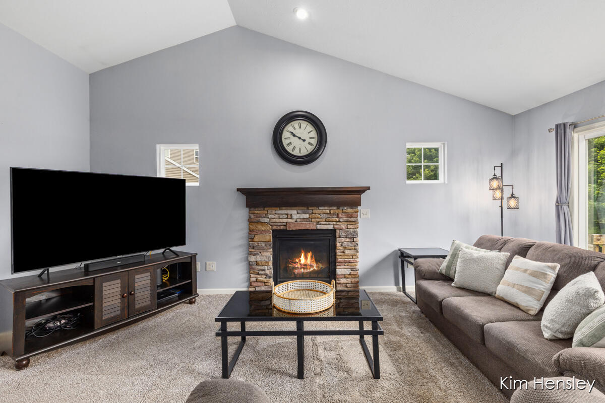 678 Orchard Court NE Rockford MI 49341