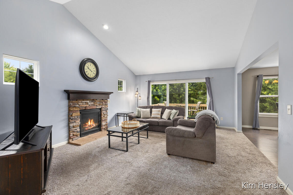 678 Orchard Court NE Rockford MI 49341